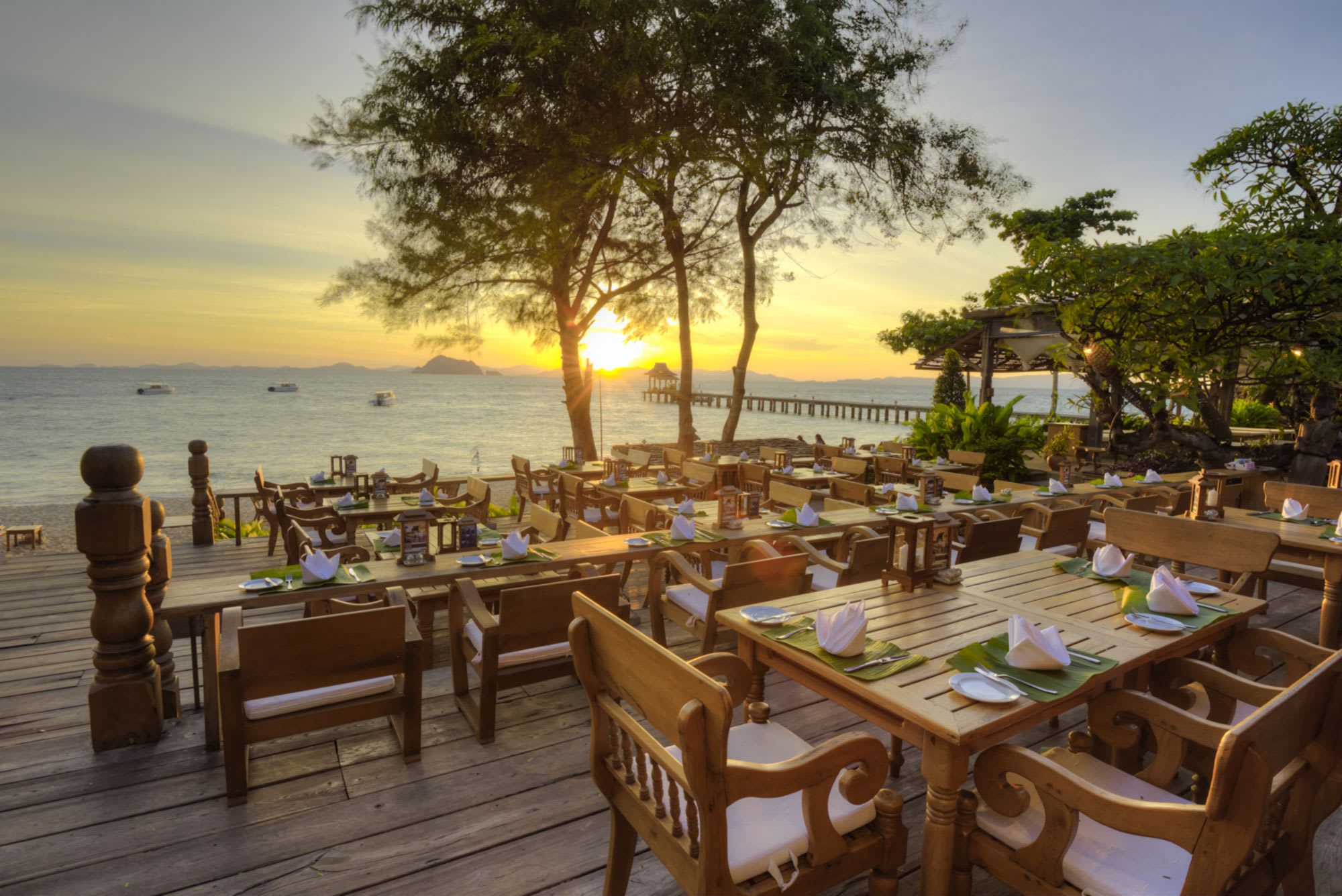 Santhiya Koh Yao Yai Resort & Spa in Ko Yao: By The Sea Restaurant & Bar
