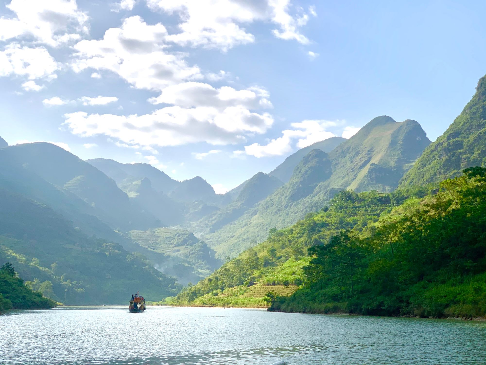 Wildes Nordvietnam ab Hanoi: Boat on the Nho Que River
