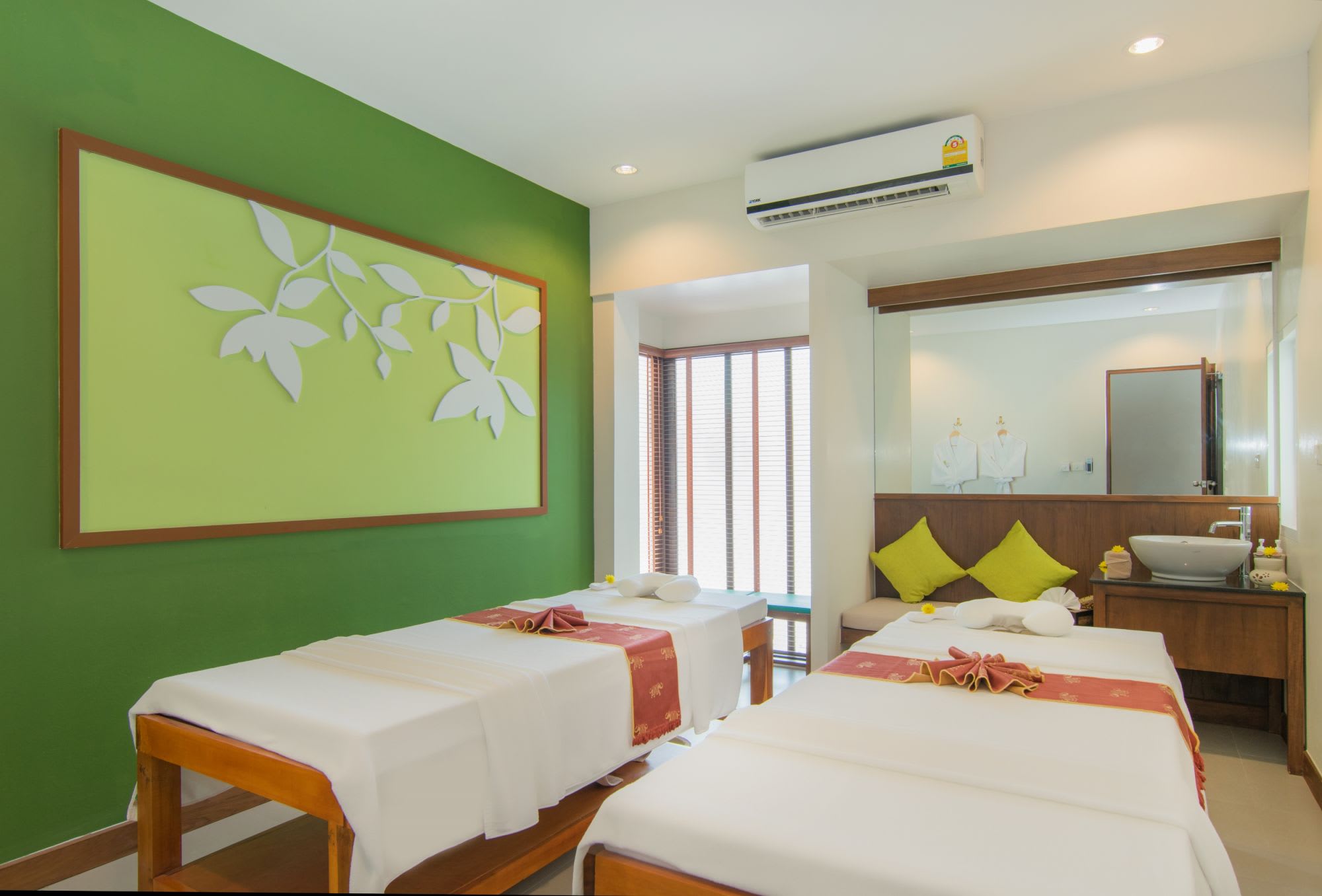 The Leaf Oceanside by Katathani in Khao Lak:  Spa