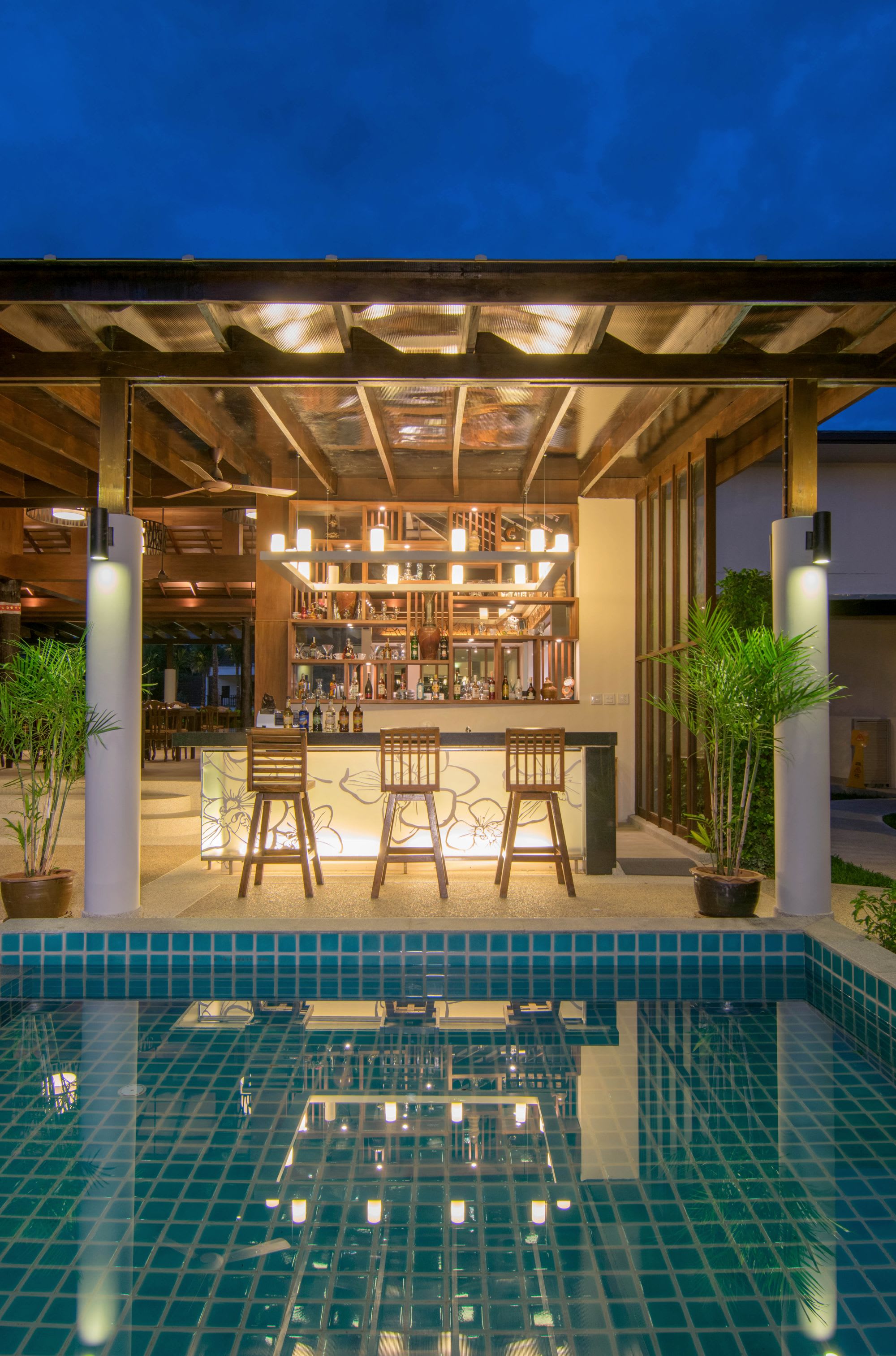 The Leaf Oceanside by Katathani in Khao Lak:  Bar