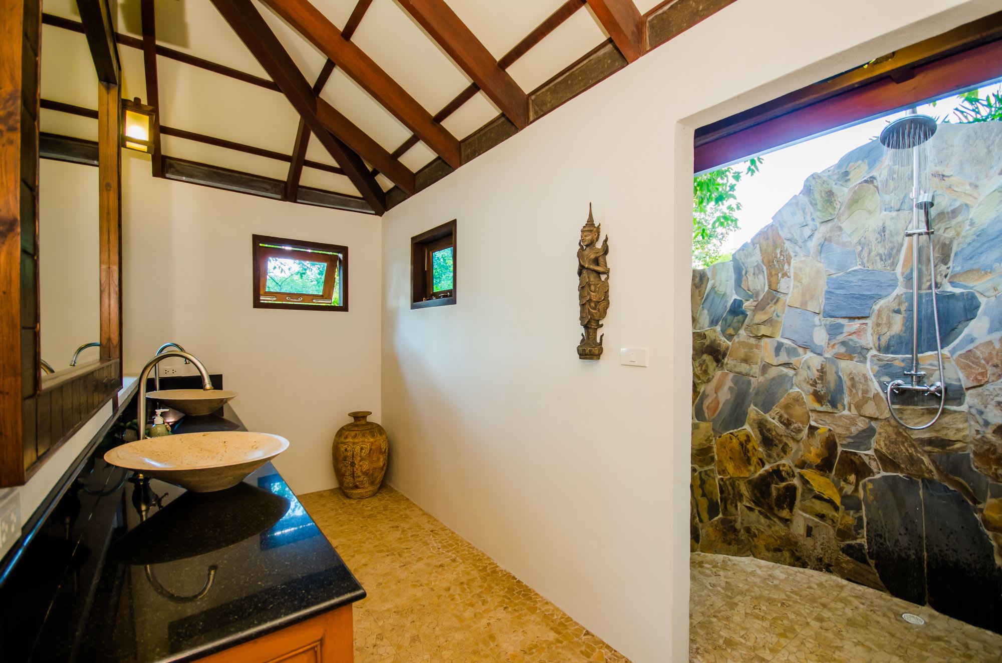 Koh Jum Beach Villas à Ko Jum: 2-Bedroom Beachfront | Baan Viva | Bathroom