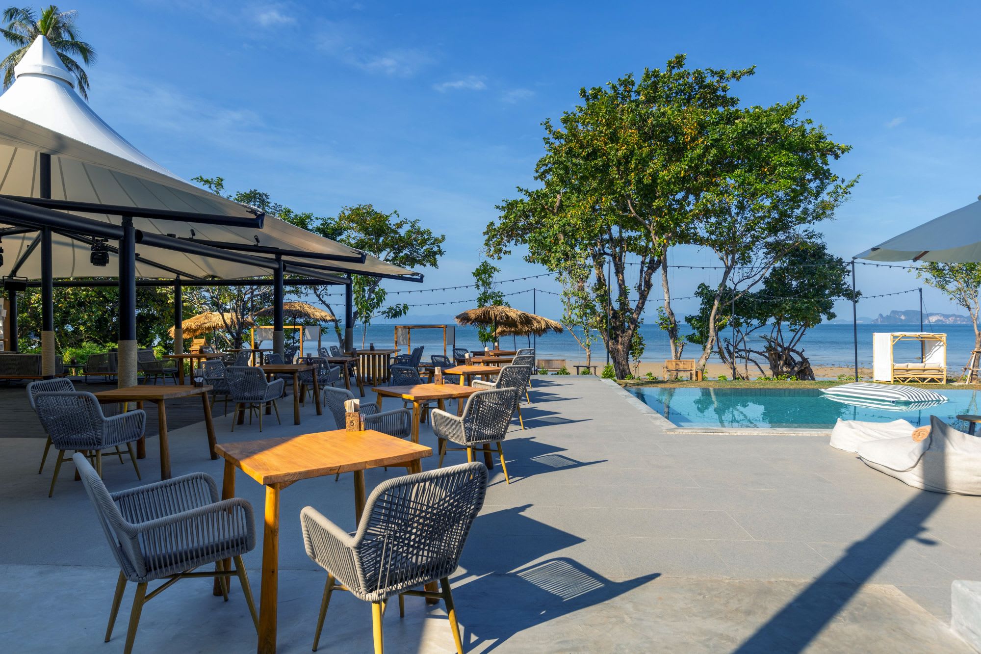 Varana Krabi: pool: The Beach Club