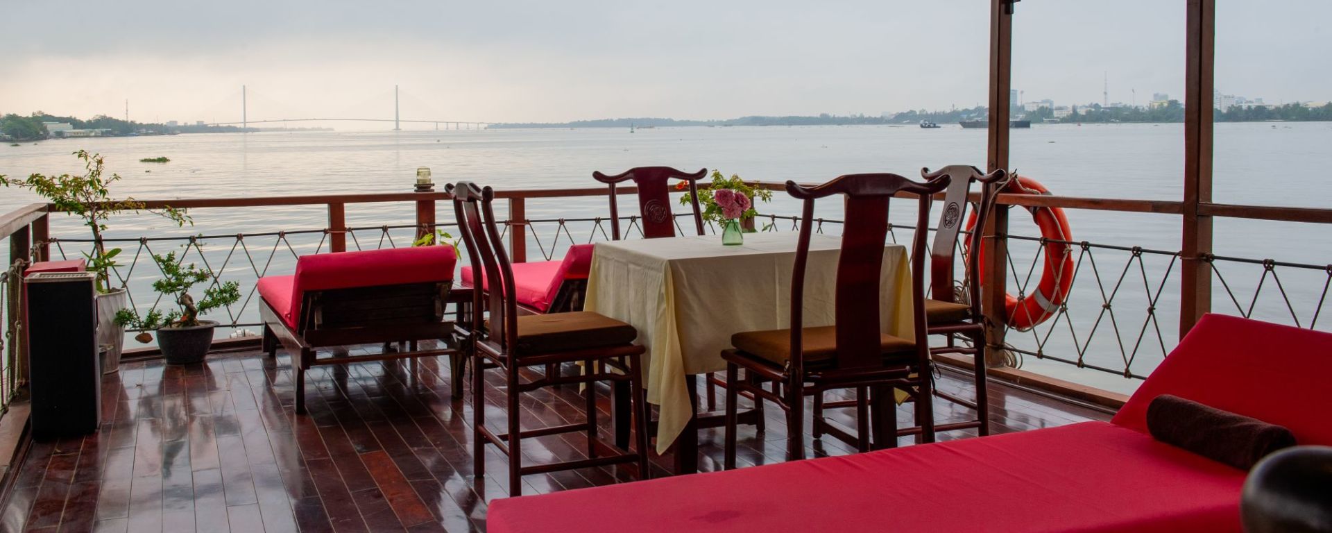 Croisières fluviales dans le delta du Mékong avec «Dragon Eyes» de Saigon: Topdeck Rear 1