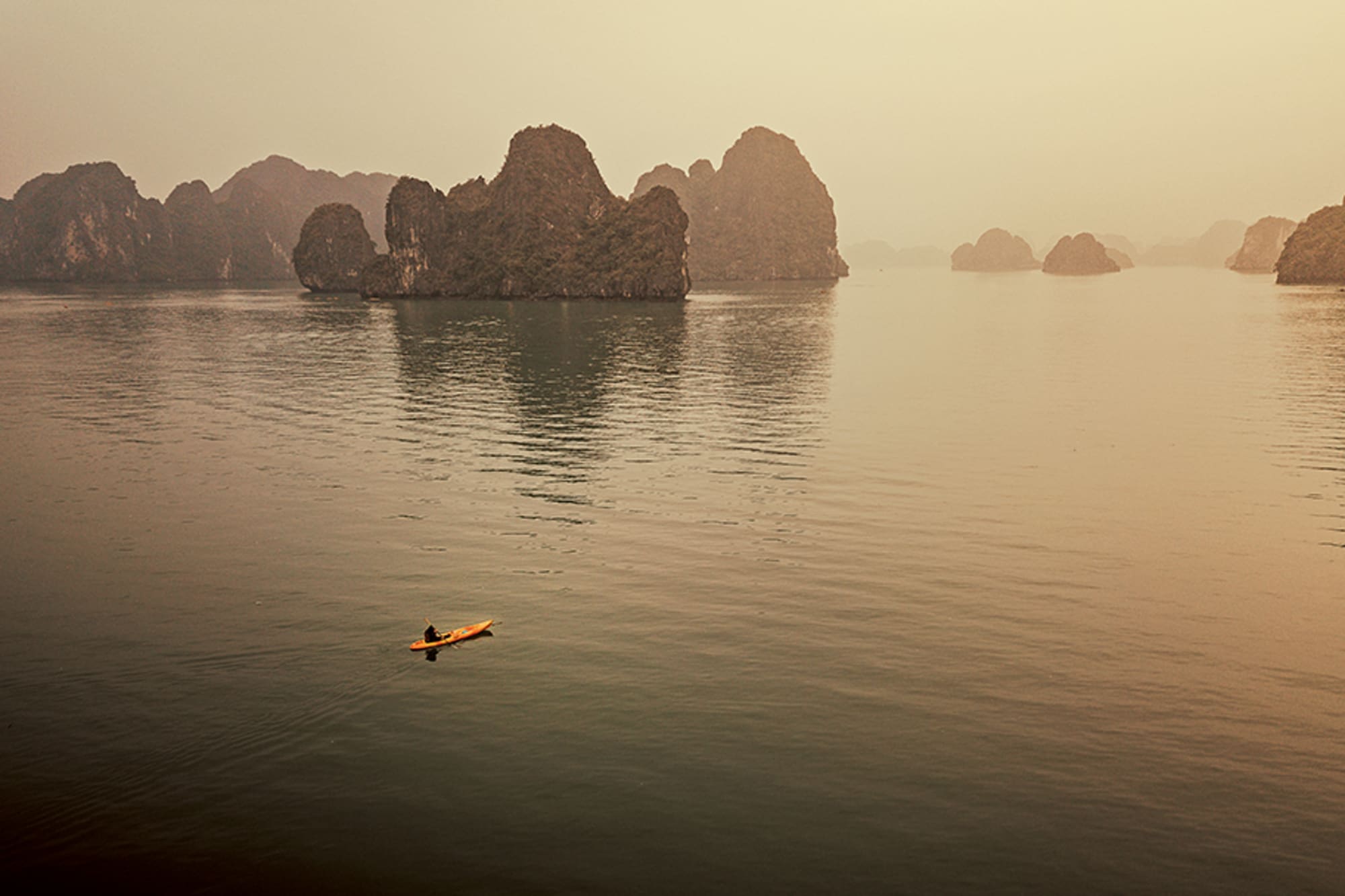 Croisière dans la baie mystique de Lan Ha à bord du «Ginger» de Hanoi: Heritage Line - LH Ginger - Kayaking