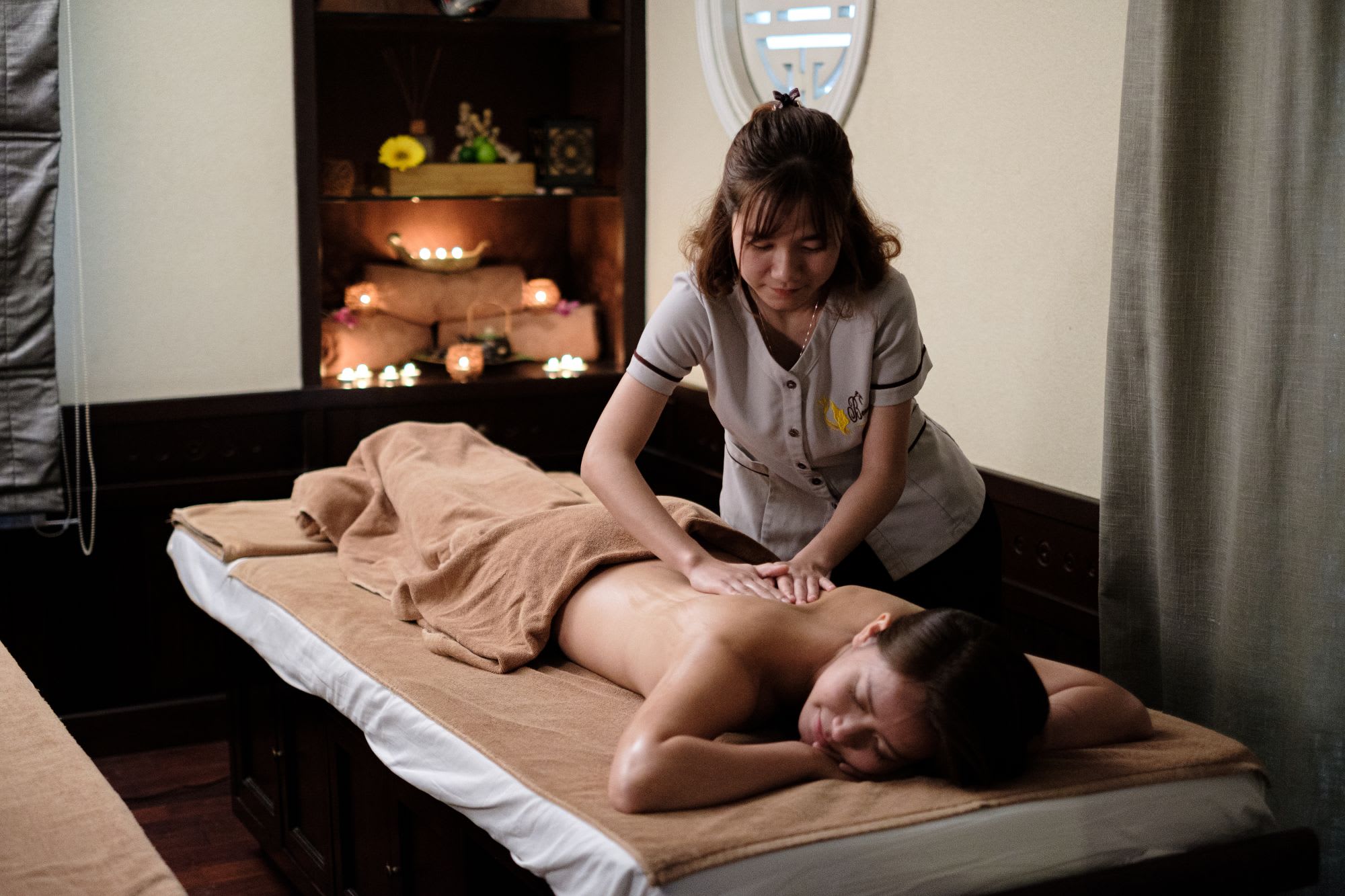 Halong Bucht Kreuzfahrten mit «The Au Co» 3D ab Hanoi: wellness: Spa Treatment