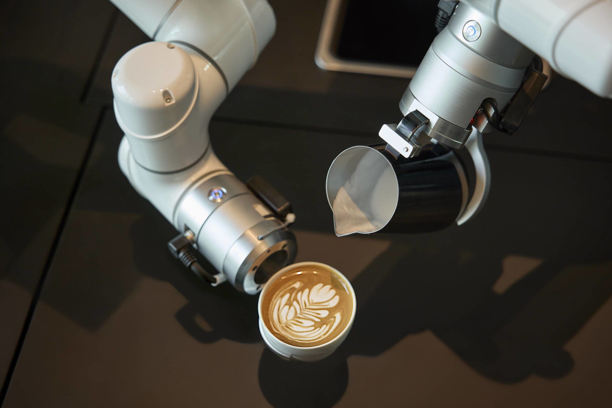 COMO Metropolitan Singapore in Singapur: Lobby Lounge with robot barista Bruno