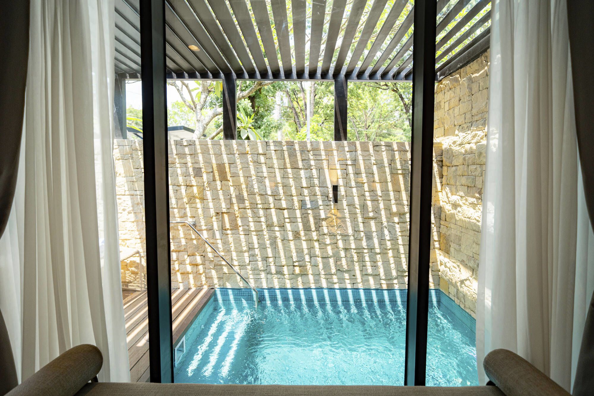 The Henry Glass House Clark: Glass Studio with Pool | Private Plunge Pool