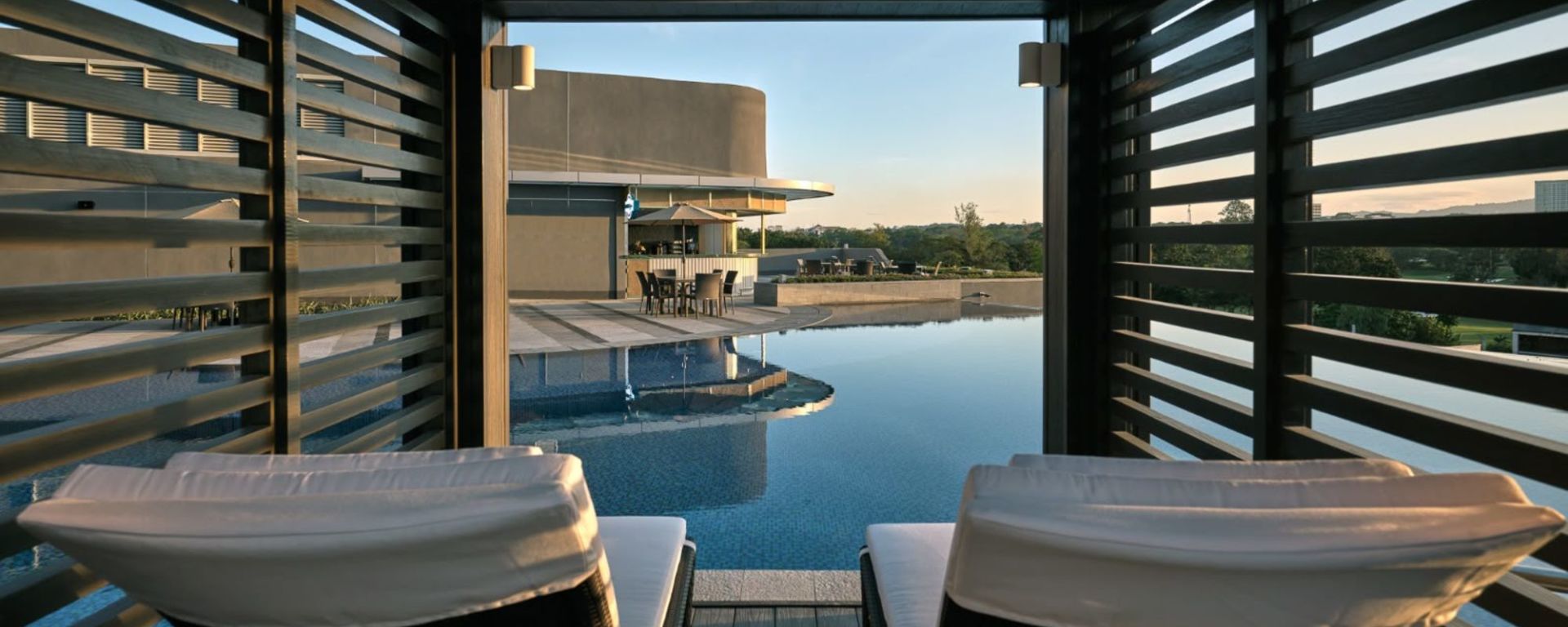Swissôtel Clark: Swimming Pool