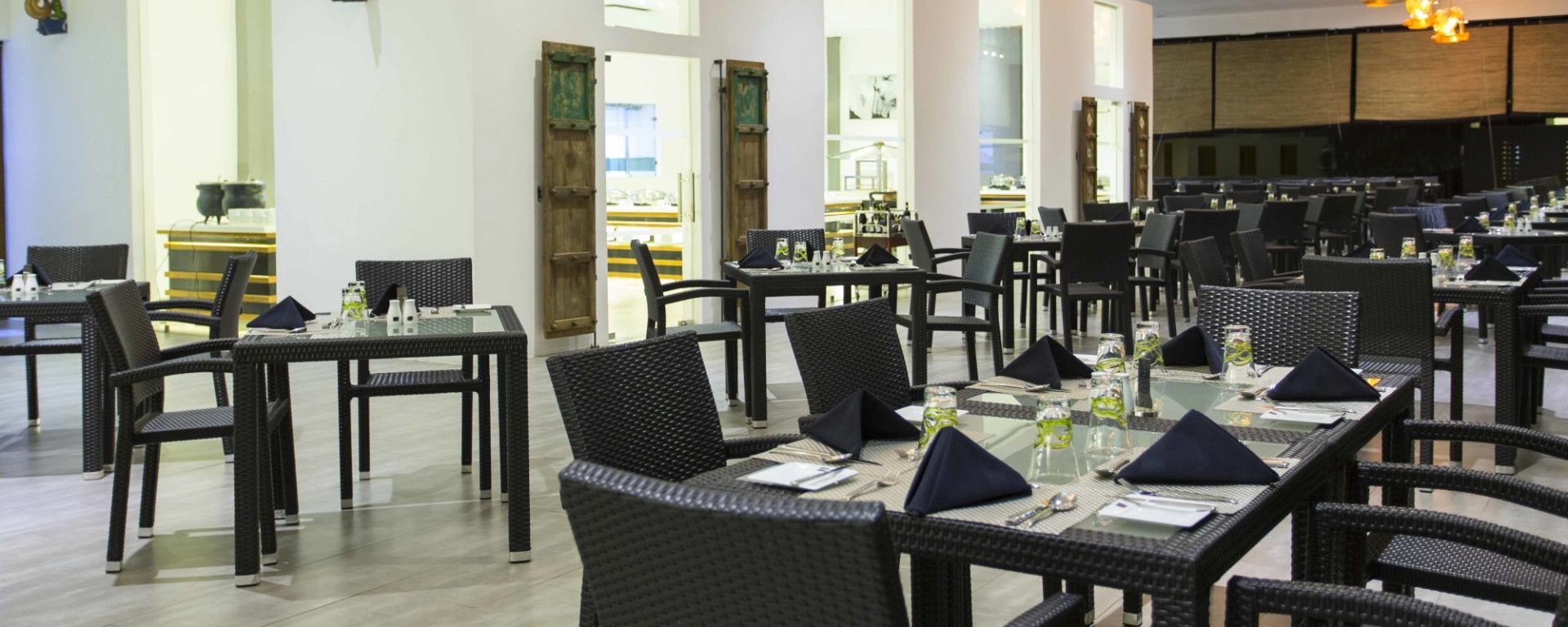Aliya Resort & Spa in Sigiriya: Main Restaurant
