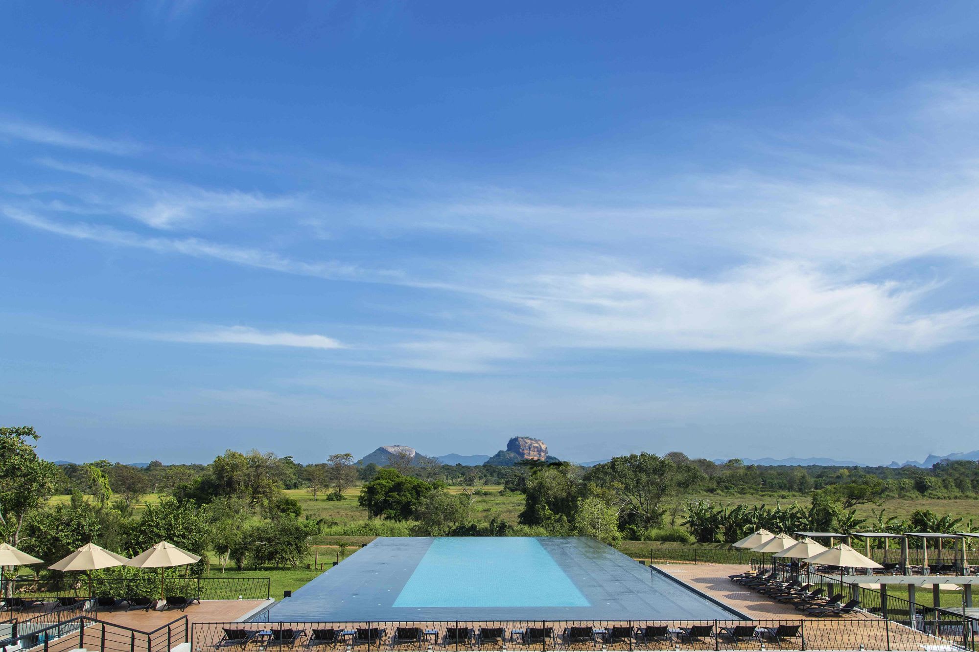 Aliya Resort & Spa in Sigiriya: Pool
