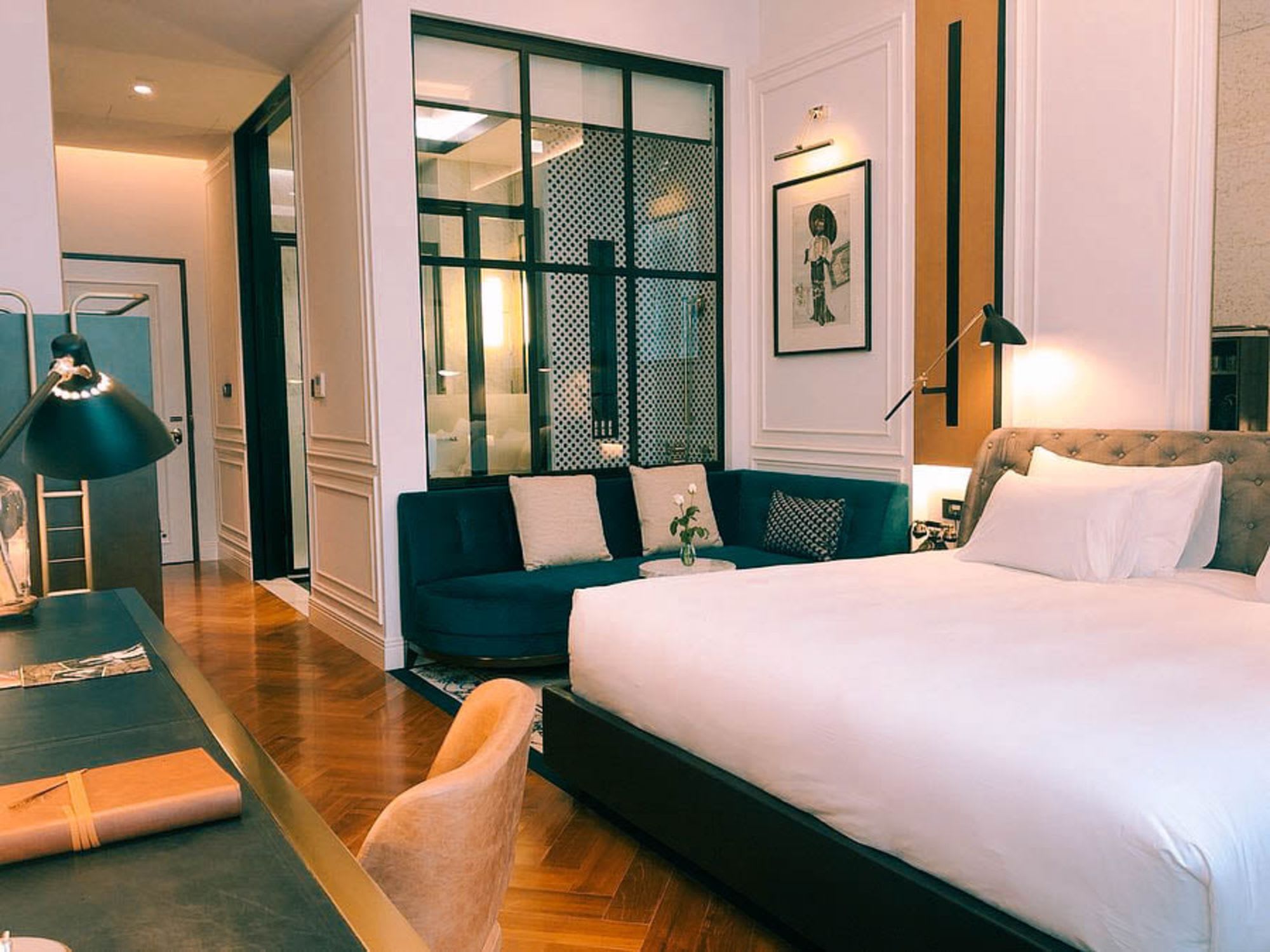 Yangon Excelsior: Superior