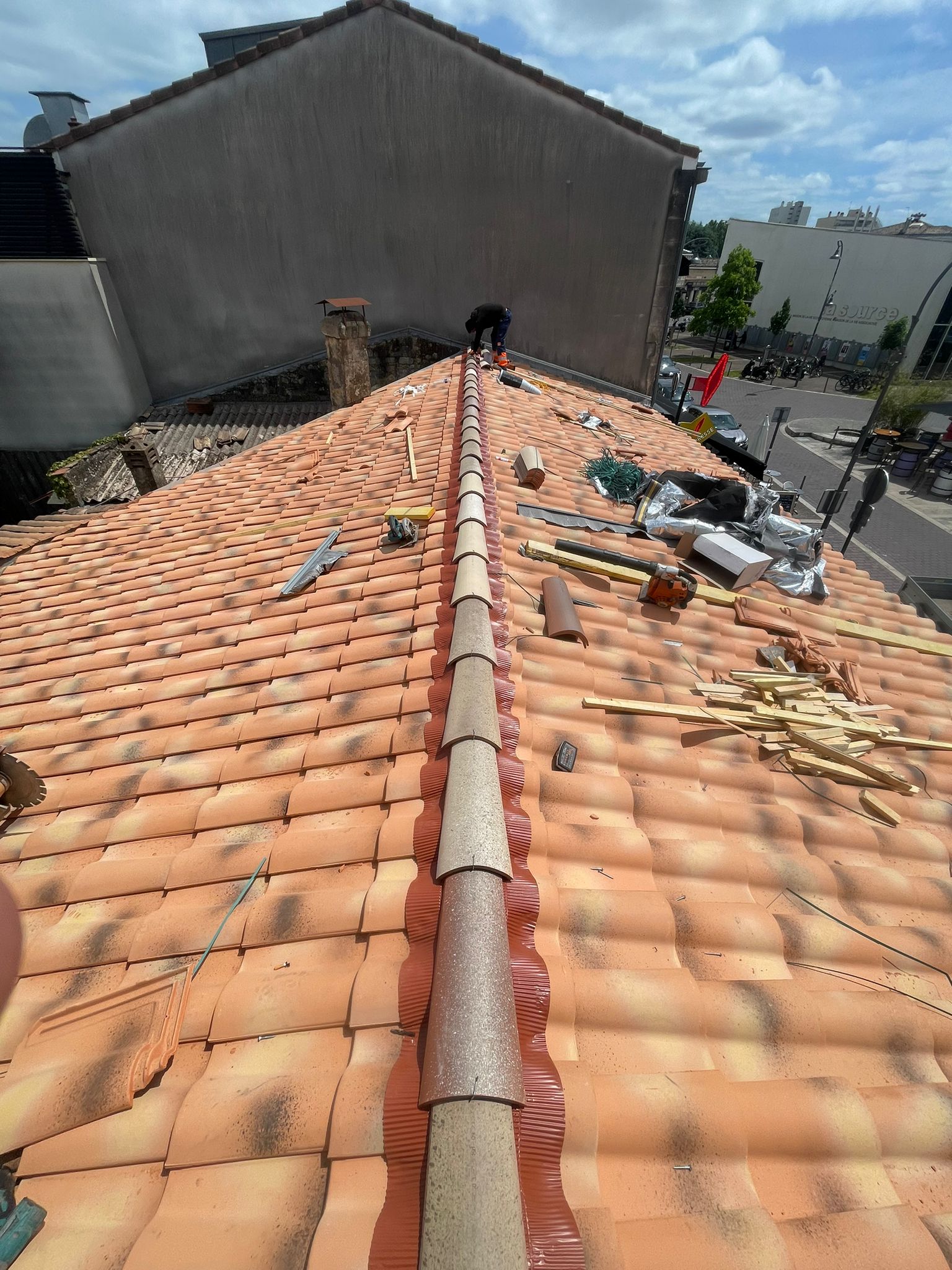 étape de la refonte d'une toiture par couverture gironde couvreur zingueur sur bordeaux