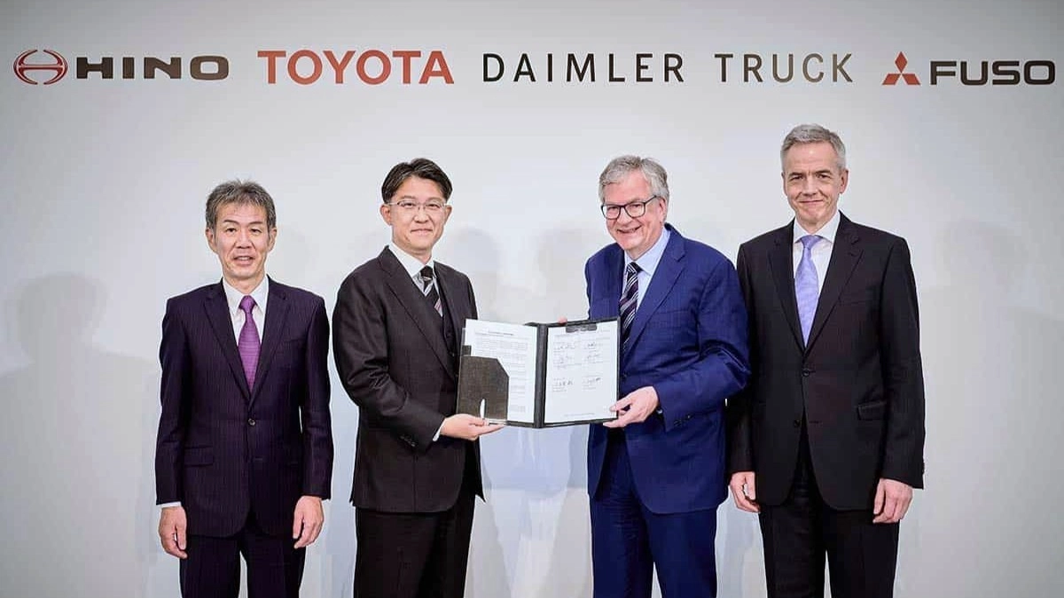 Hino-Fuso Merger