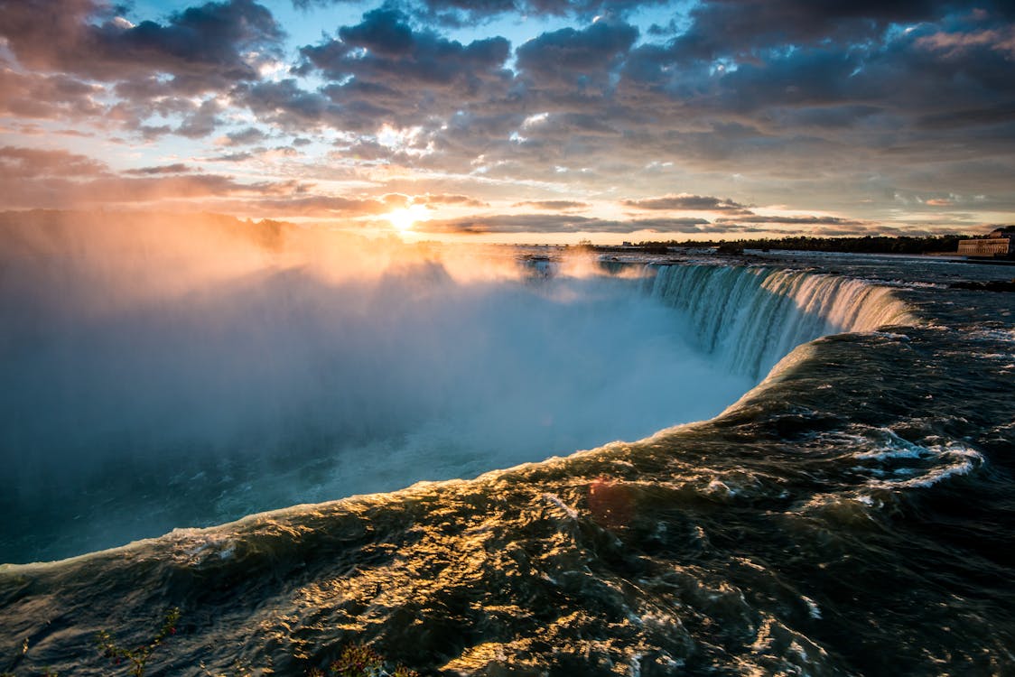 Niagara Falls Photo by Sergey Pesterev