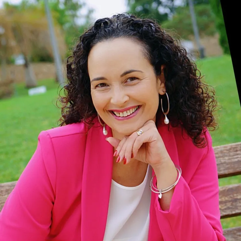Raquel Braganca - How to Start and Grow a Life Coaching Business