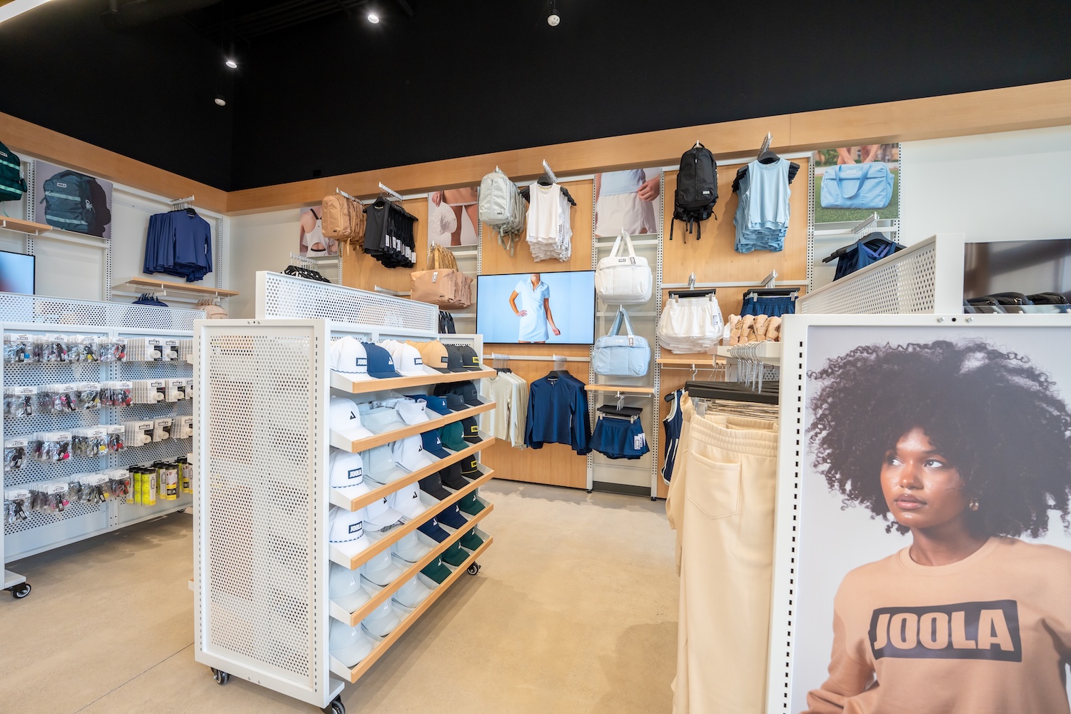 Retail Fixture Types: A Complete Guide to Displays and Fixtures