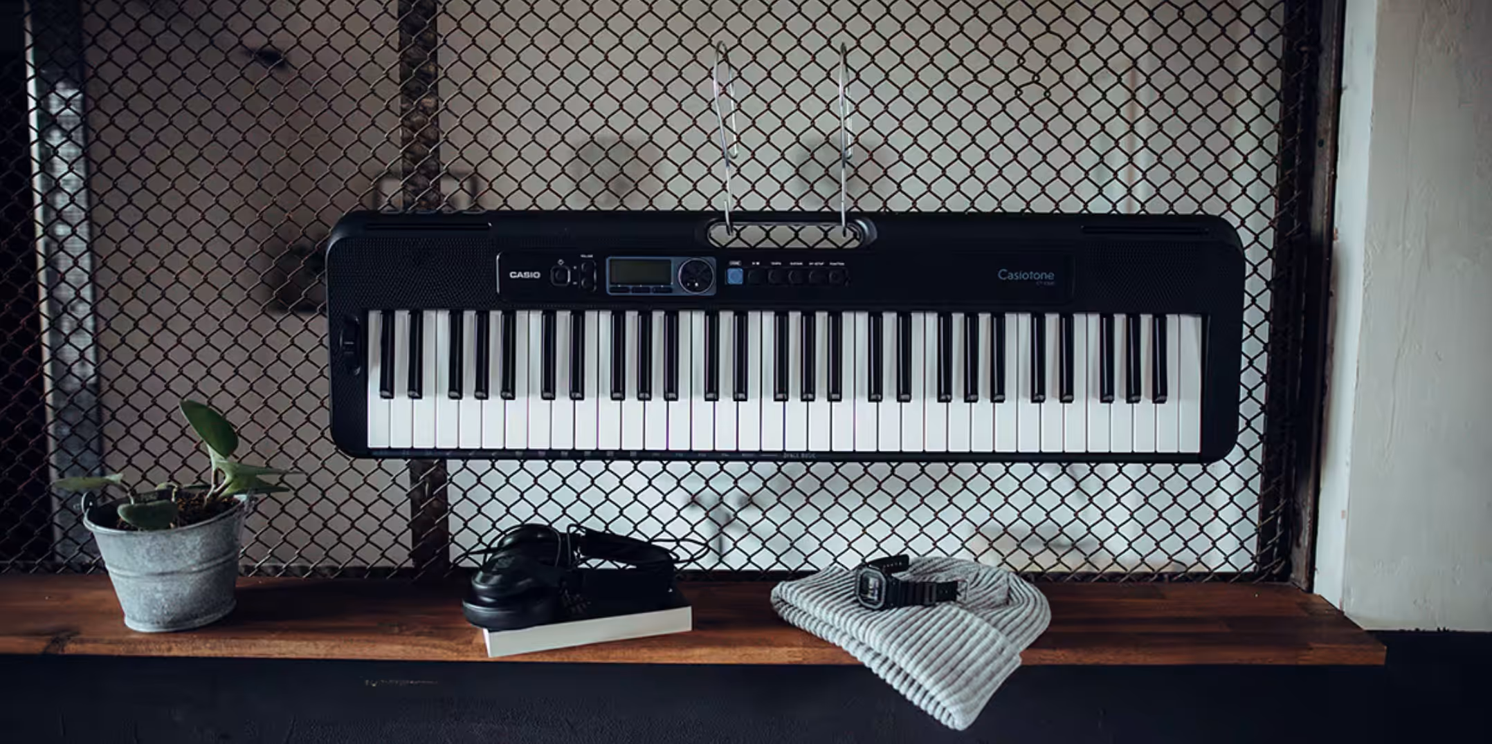 The Casio CT-S300 which is the best basic option for beginners.