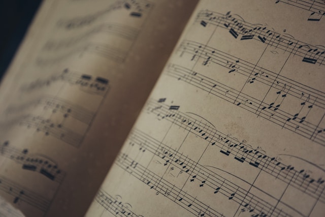 Piano sight reading as a game.
