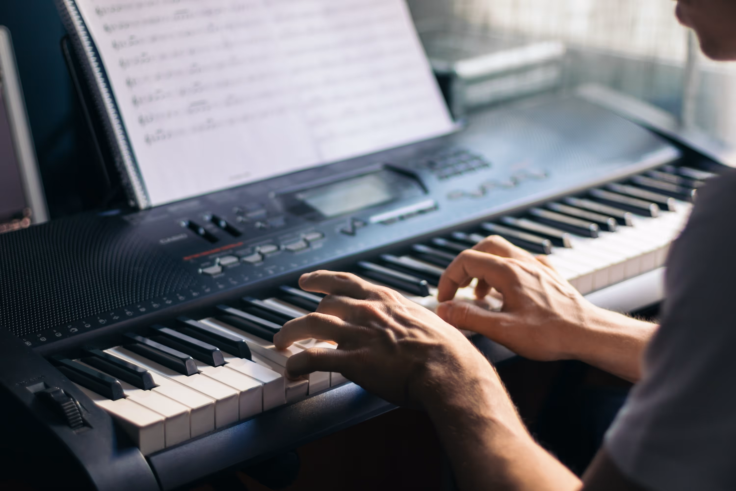 Learn piano consistent with piano app