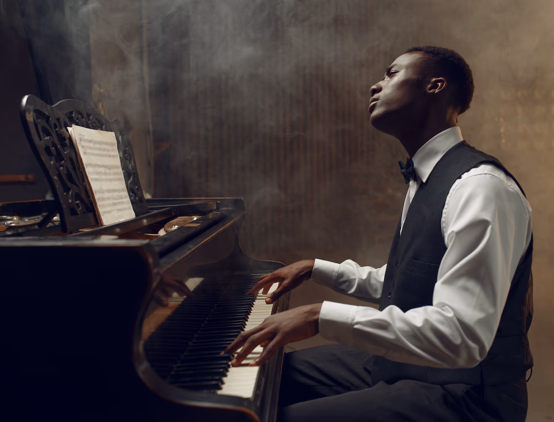 Playing at a Piano after MuseFlow Shows Why it is a Top Skoove Competitor