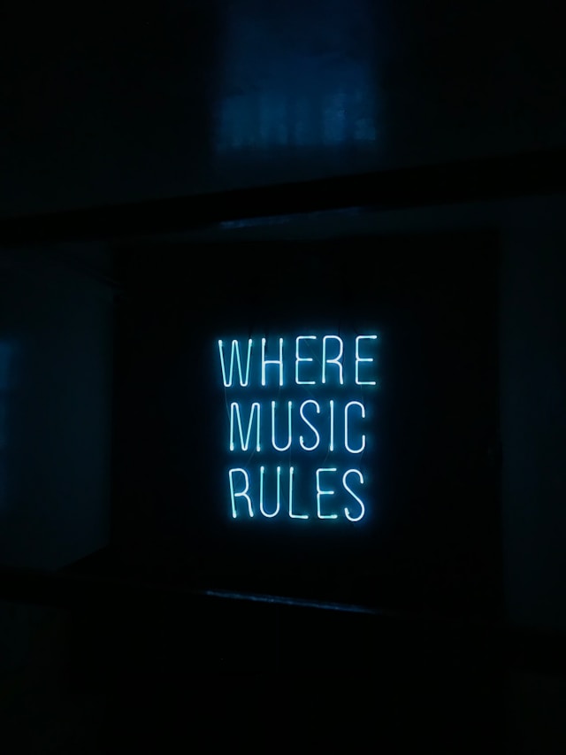 Music strengthens brain networks.