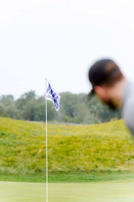 Cloudbet branded golf flag