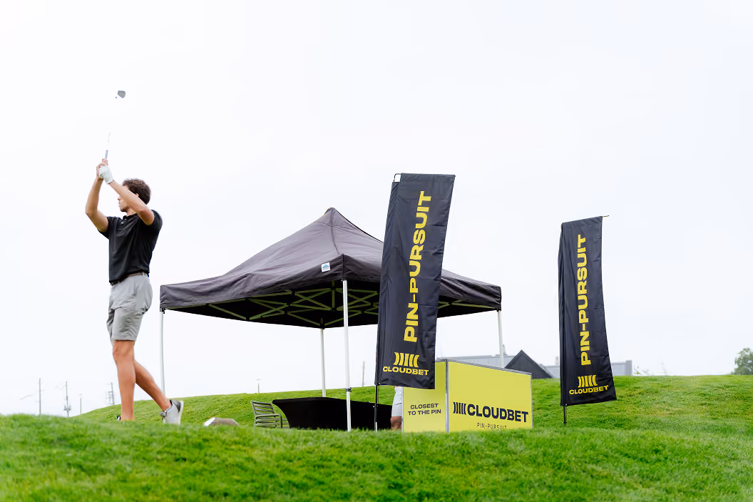 Cloudbet branded golf teardrop flag
