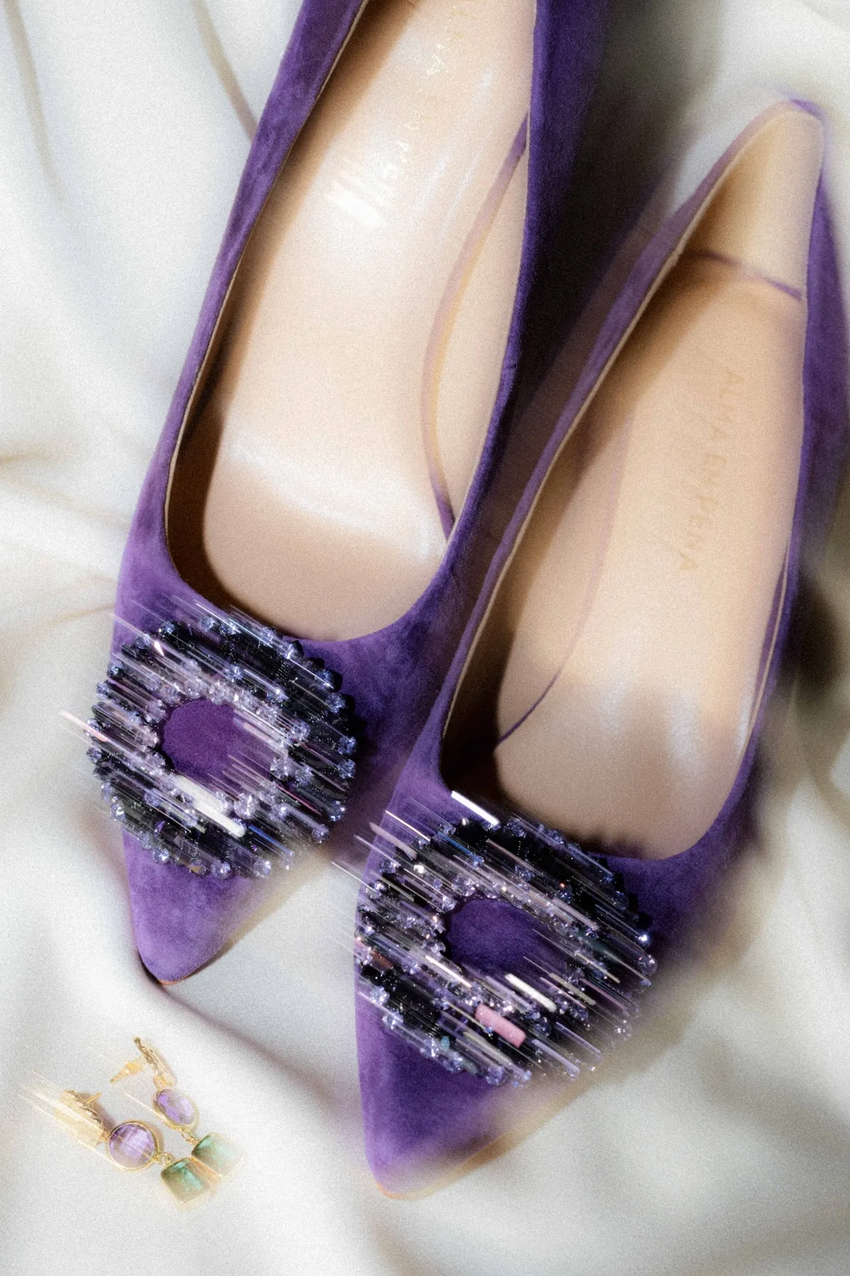 Lilane Brautschuhe mit Straßschmuck.