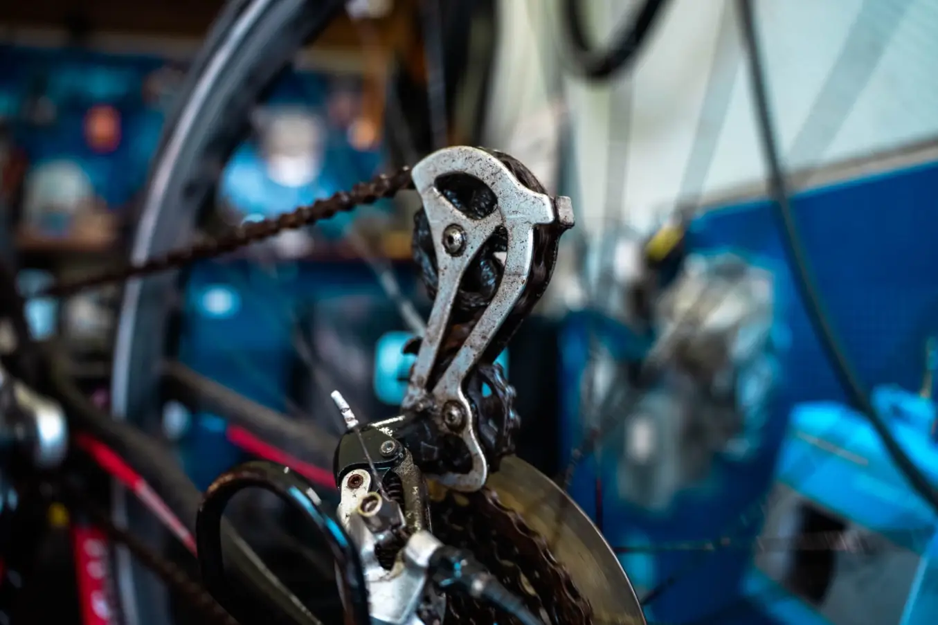 Udvendige cykelgear med synlig kassette og bagskifter – gearjustering trin for trin