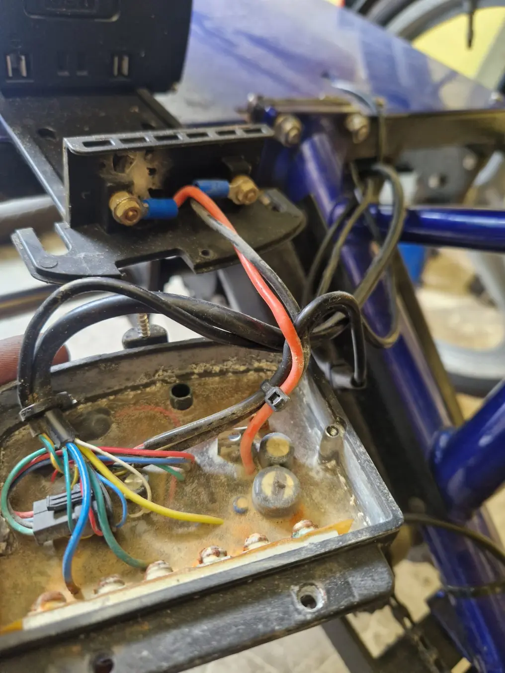 Defekt BMS styreenhed fra elcykel batteri – battery management system fejl