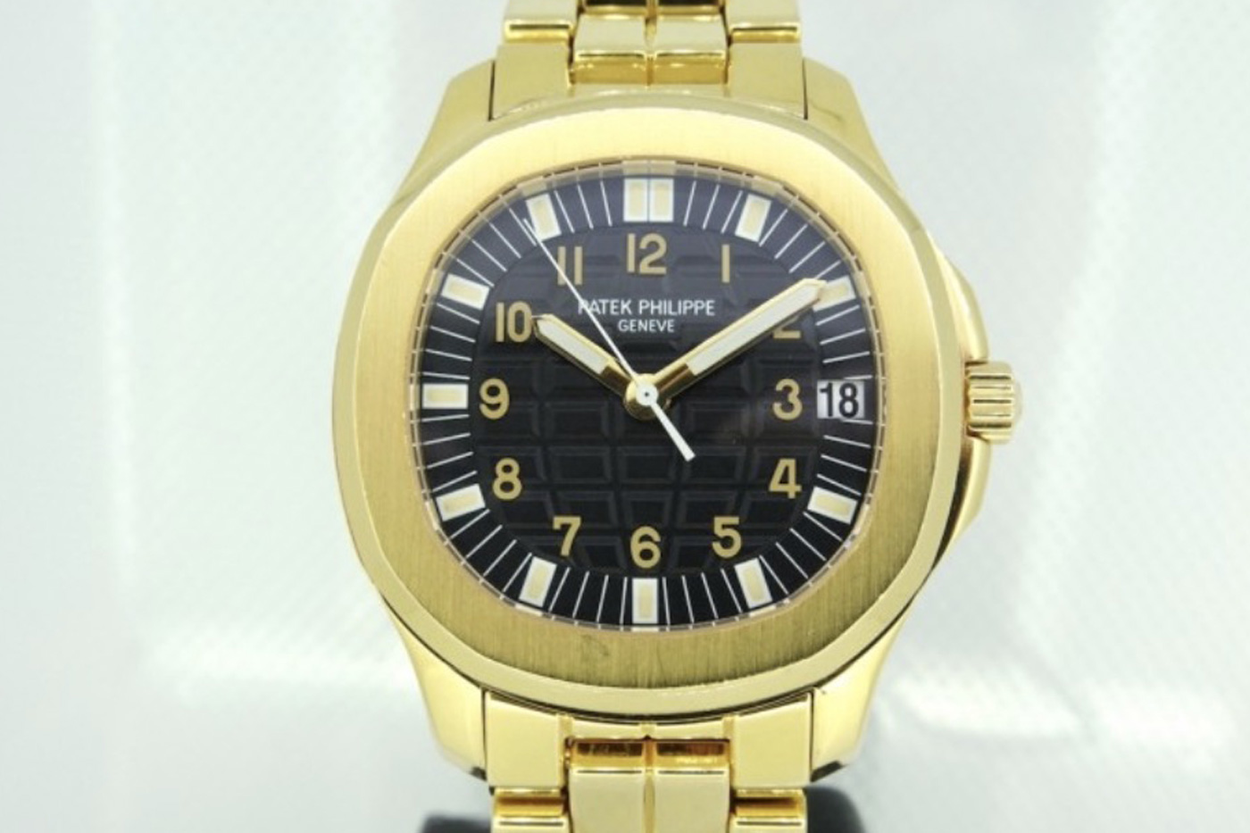 blurred-watch