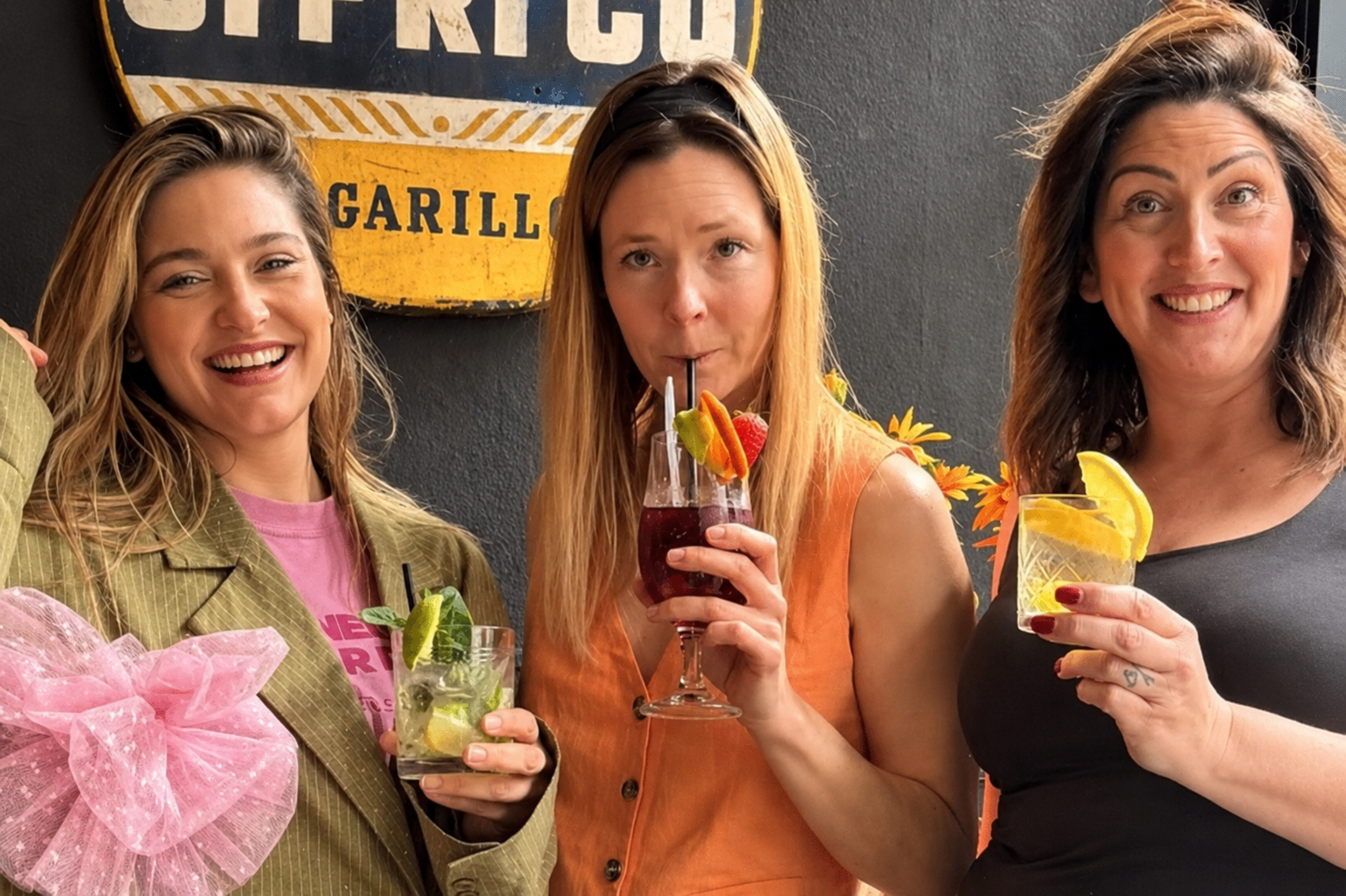 ZIPPORA, Tropical Dutch und Shirley (CRIMSON) live