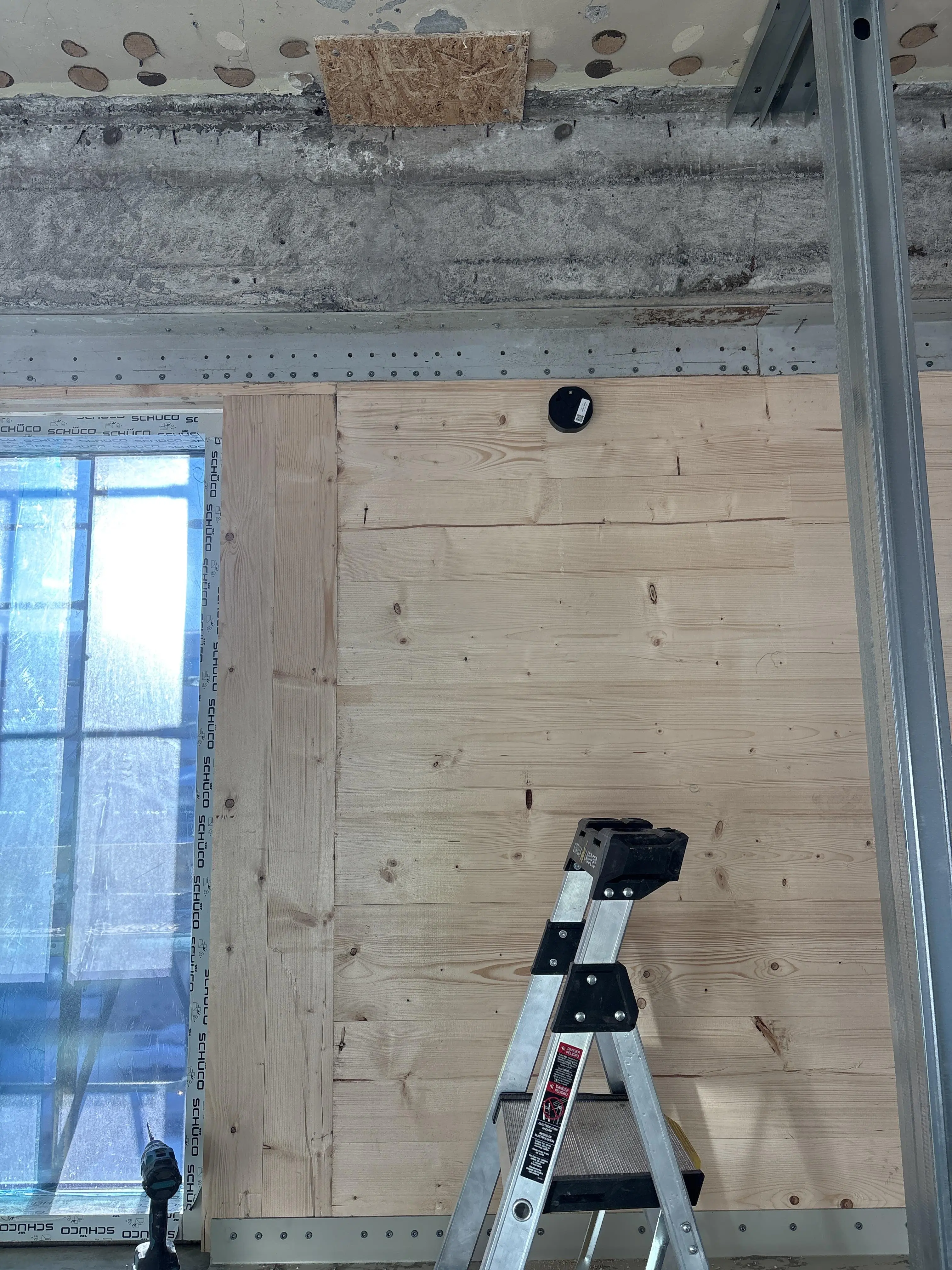 Wood sensor in internal wall tector