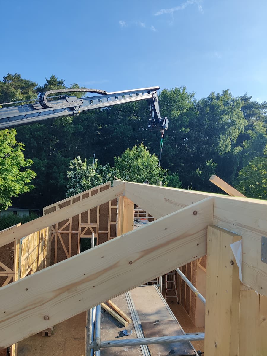 Prefabricated straw pannels and timber building, sustainable construction using tector