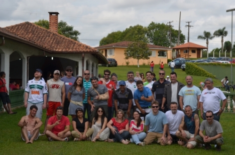Pedra Branca reúne equipes, famílias e fornecedores em festa de fim de ano