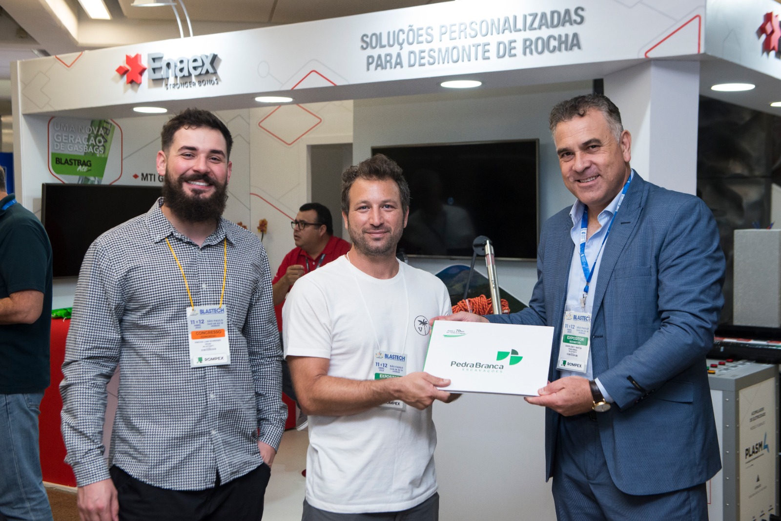 BLASTECH 2023, São Paulo, Vinicius Luan Schneider engenheiro de obras Pedra Branca Escavações, Luiz Guilherme Isfer Maciel  diretor de obras Pedra Branca Escavações e Odair José dos Santos presidente da ABIMEX