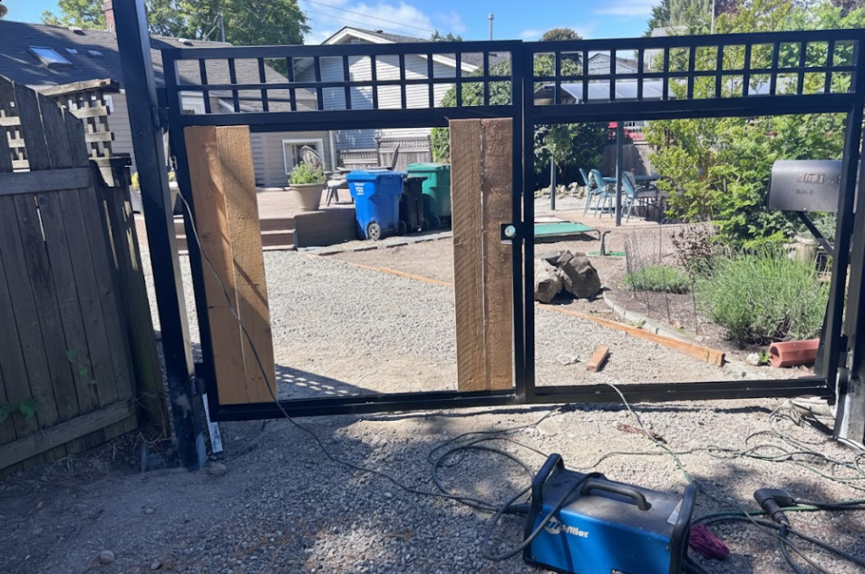The Fusion of Steel and Wood in Custom Gate Fabrication