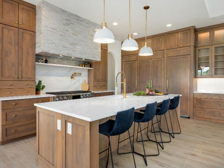 Kitchen Island vs Peninsula: Which is Right for Your Grand Rapids Home?