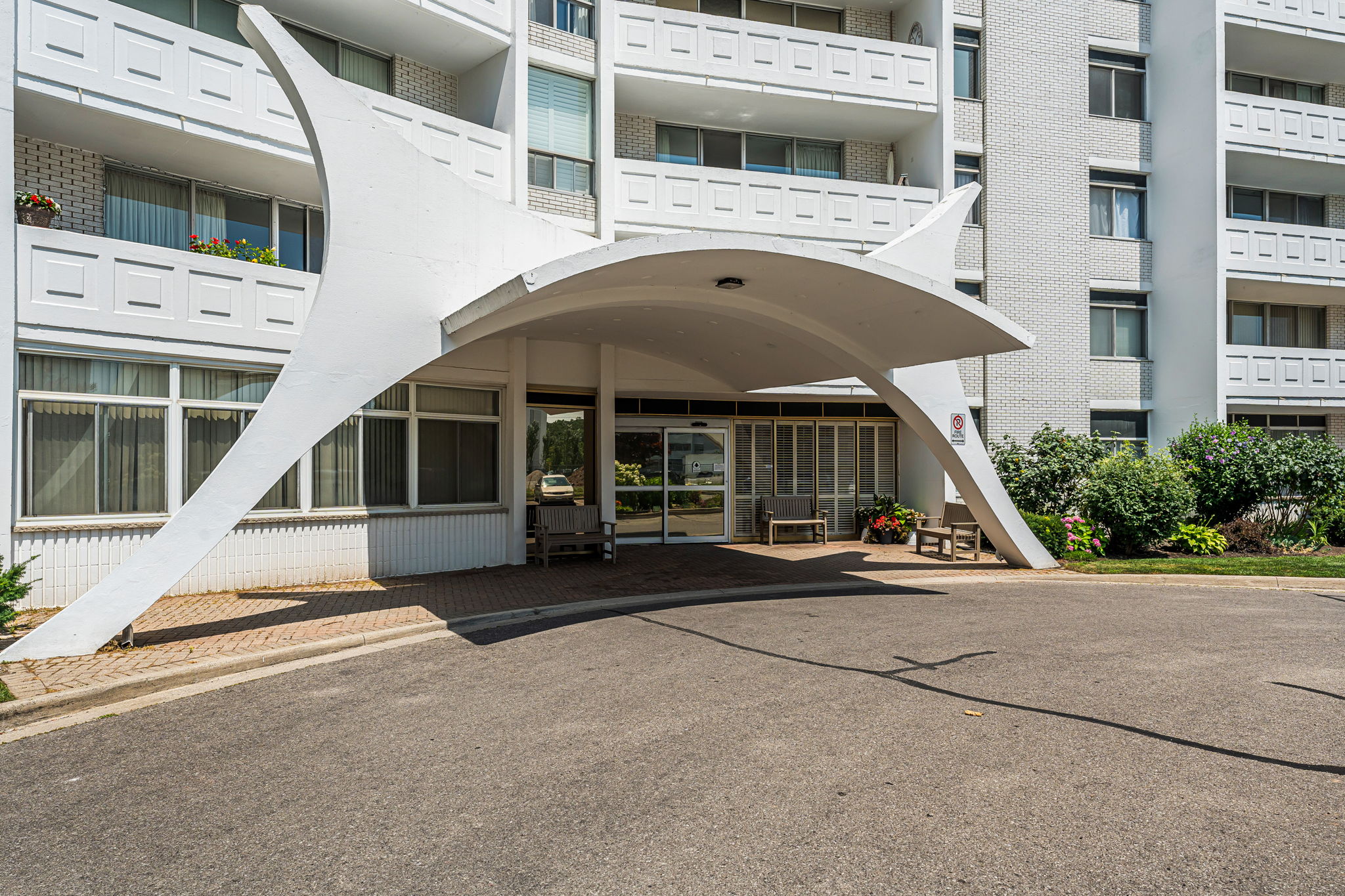 Feature Property image