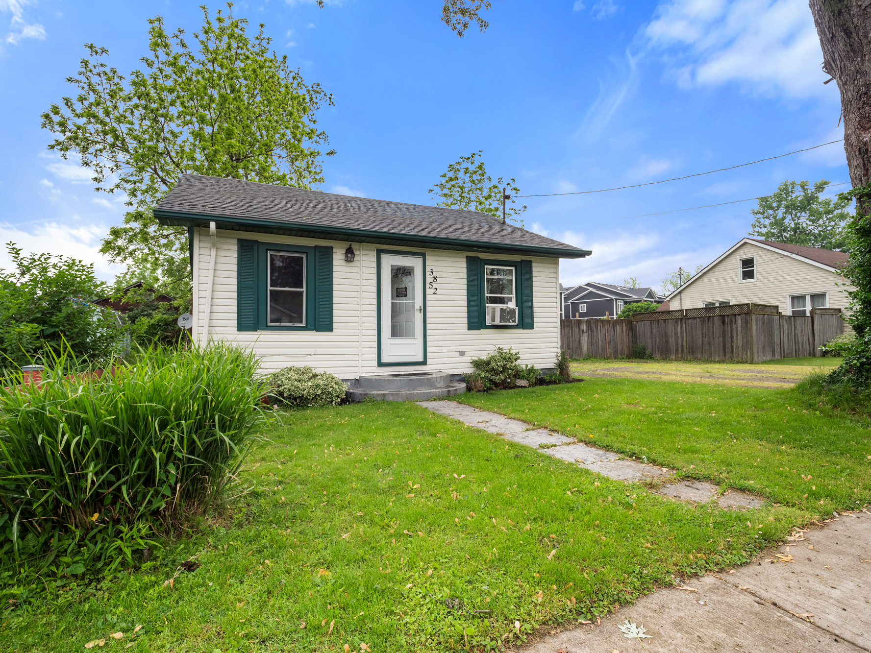 Feature Property image