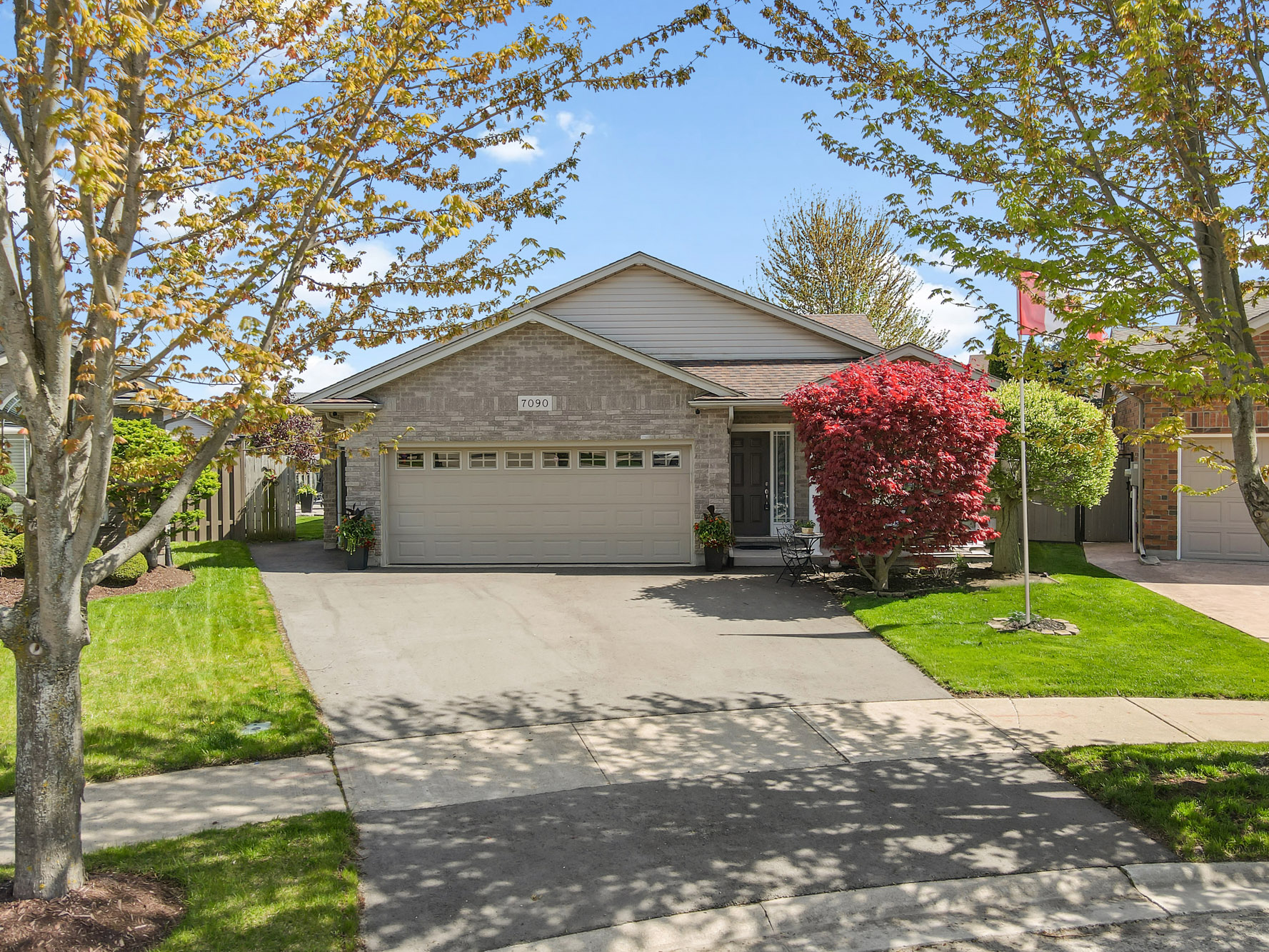 Feature Property image