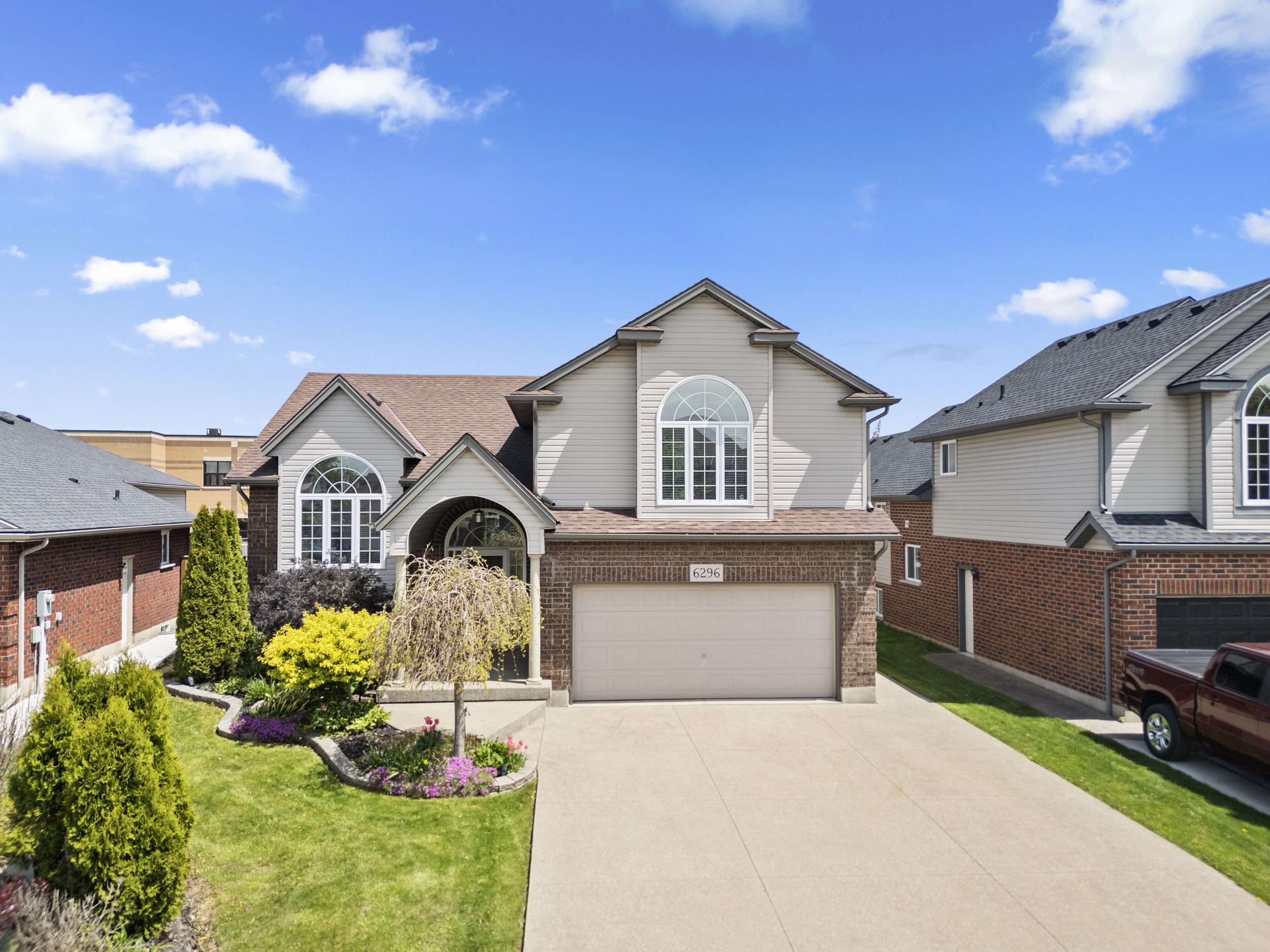 Feature Property image