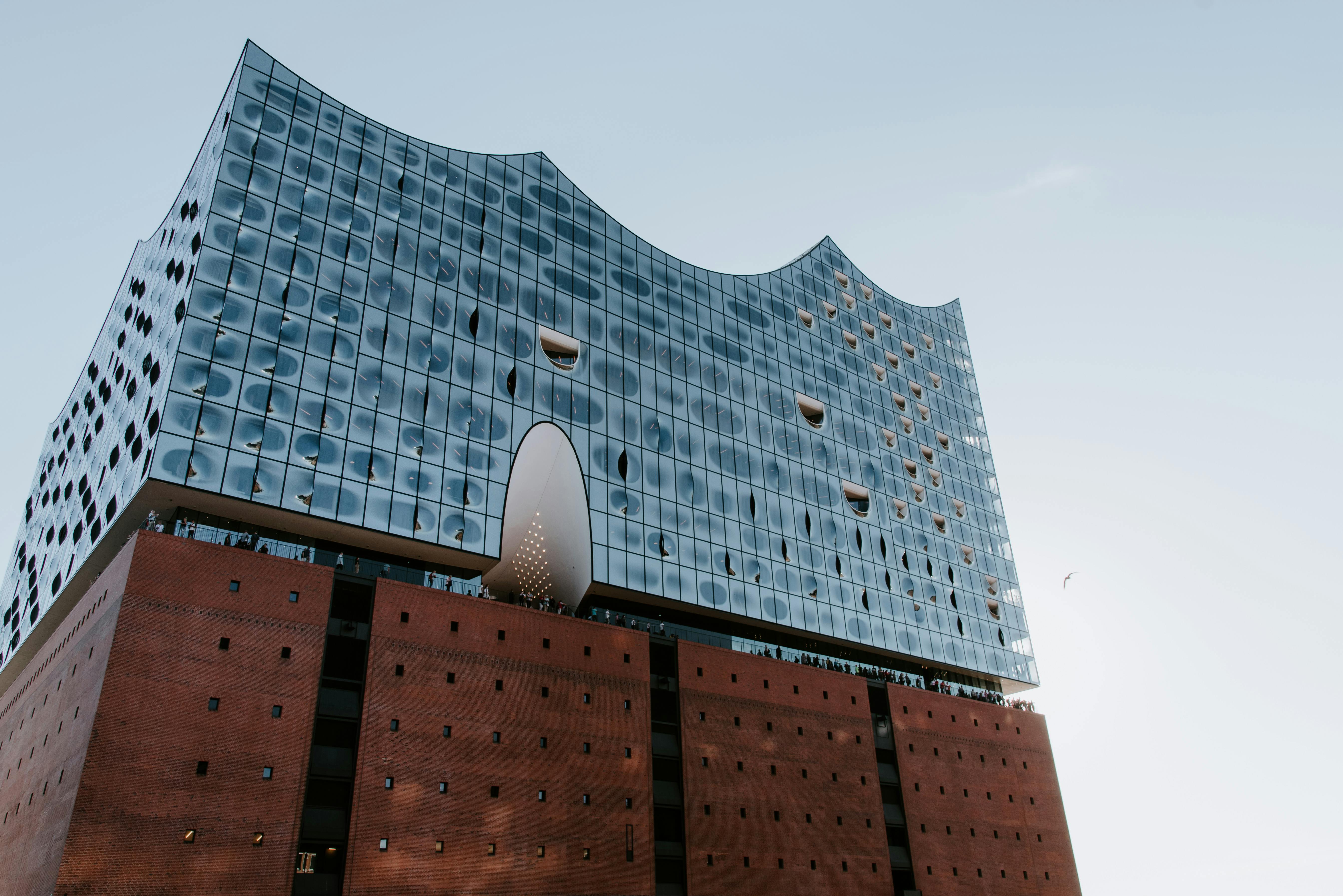 Hamburg Startup Scene: The 2025 Guide to Winning Enterprise Customers