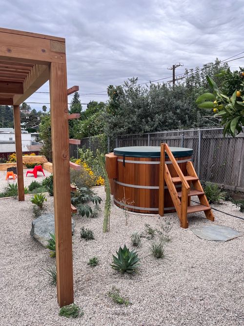 Cedar Hot Tubs in Los Angeles