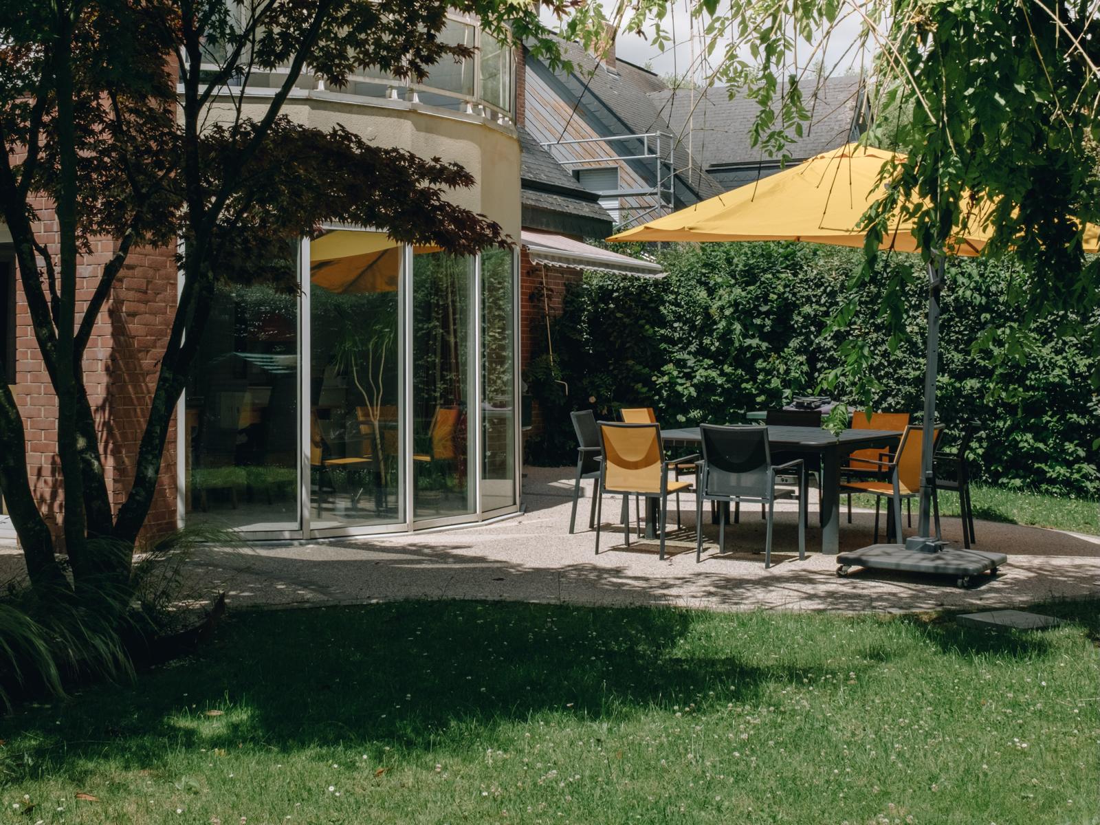 Feature Property image