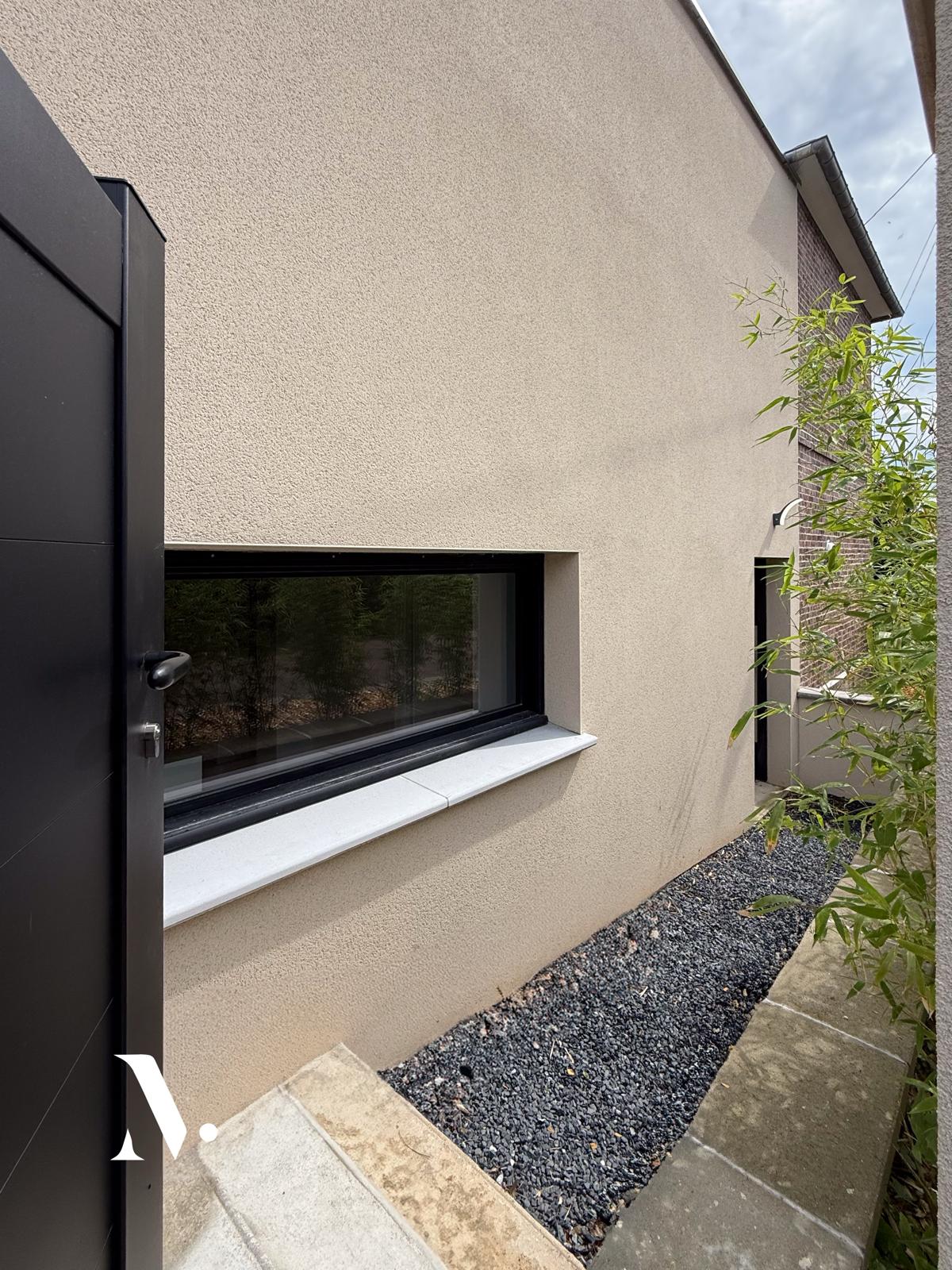 Feature Property image