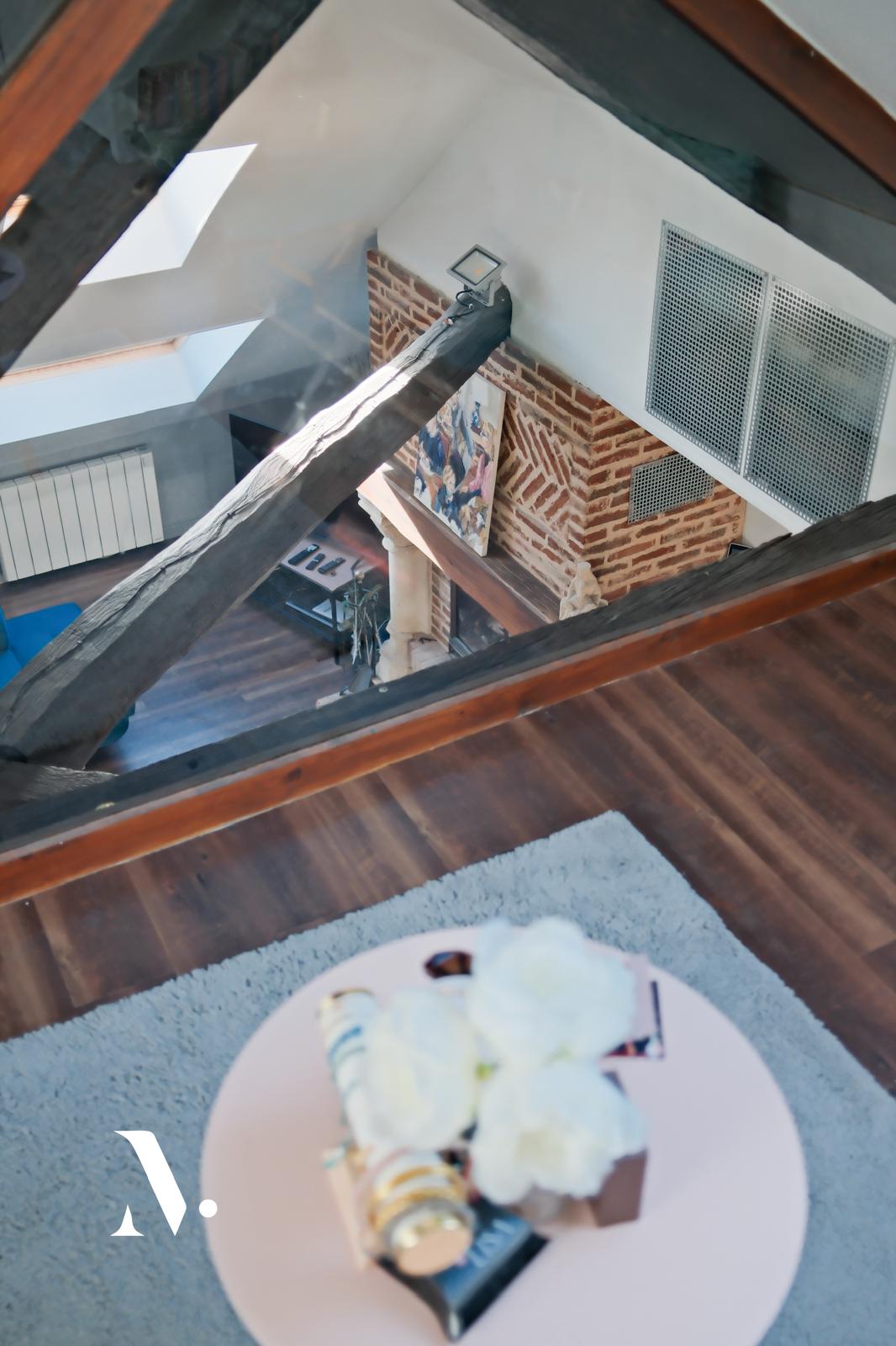 Feature Property image