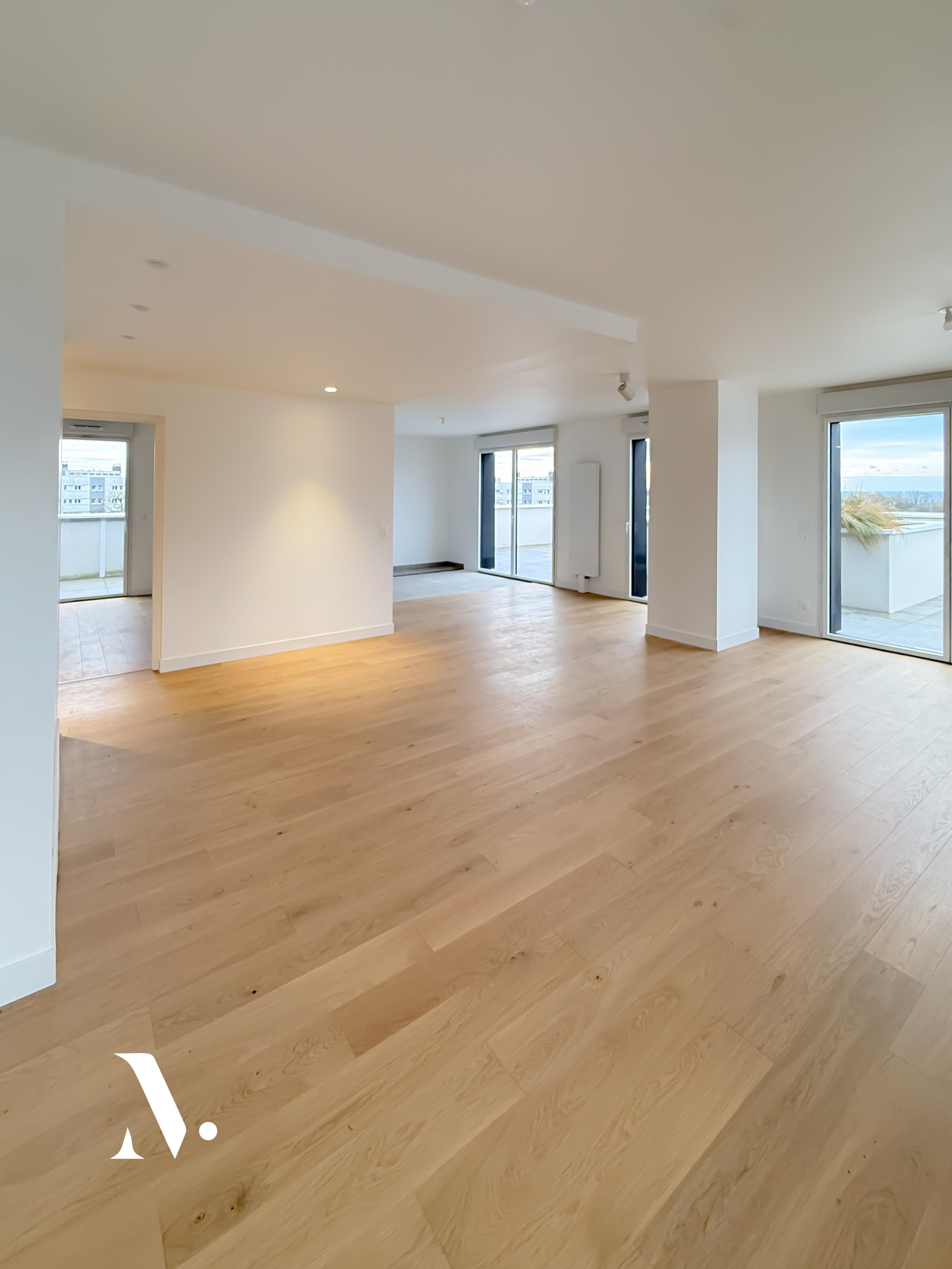 Feature Property image