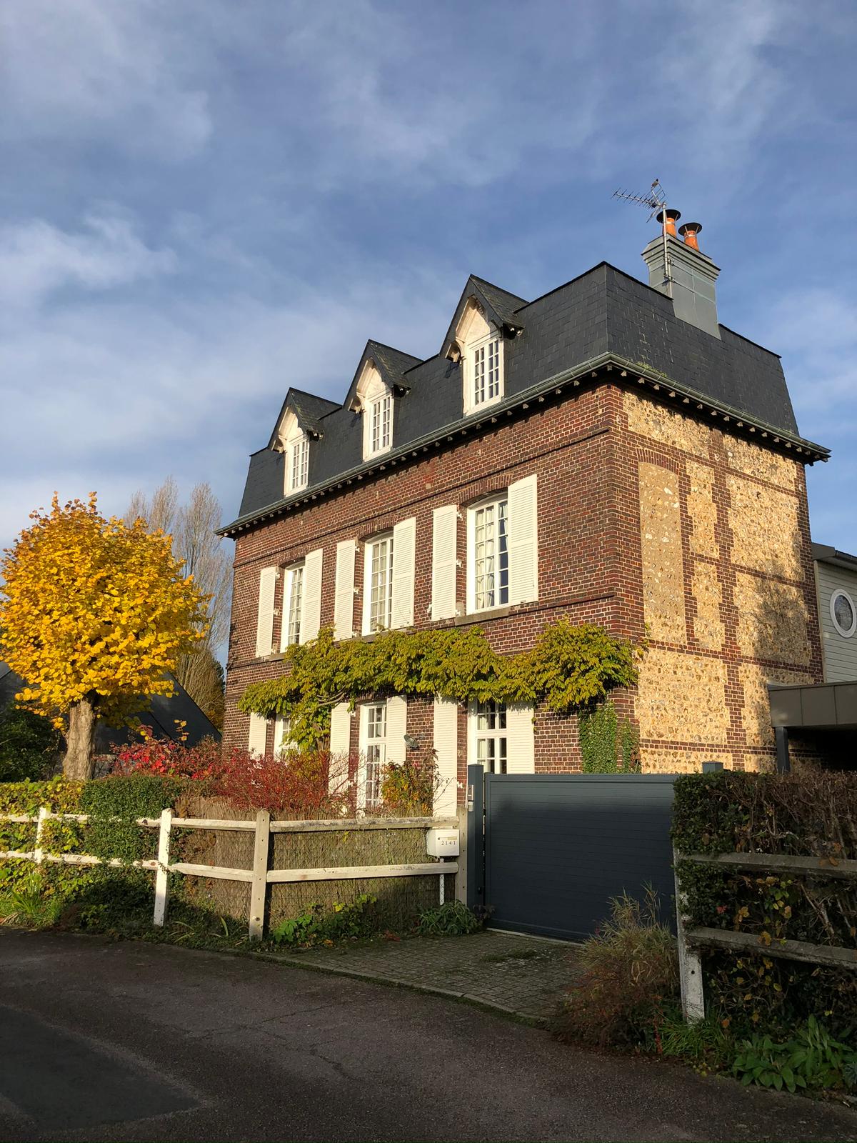 Feature Property image