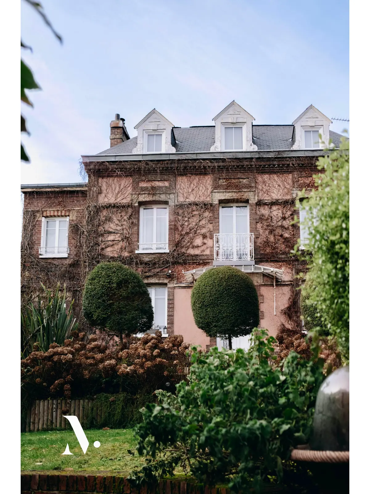 Feature Property image